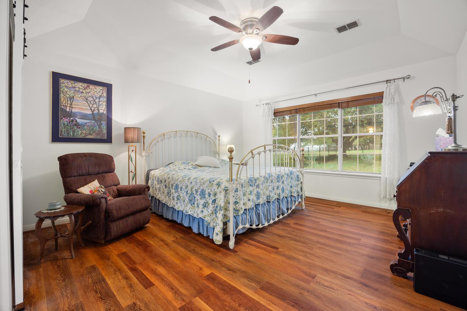 15 Palmer Ln, Wimberley, TX 78676