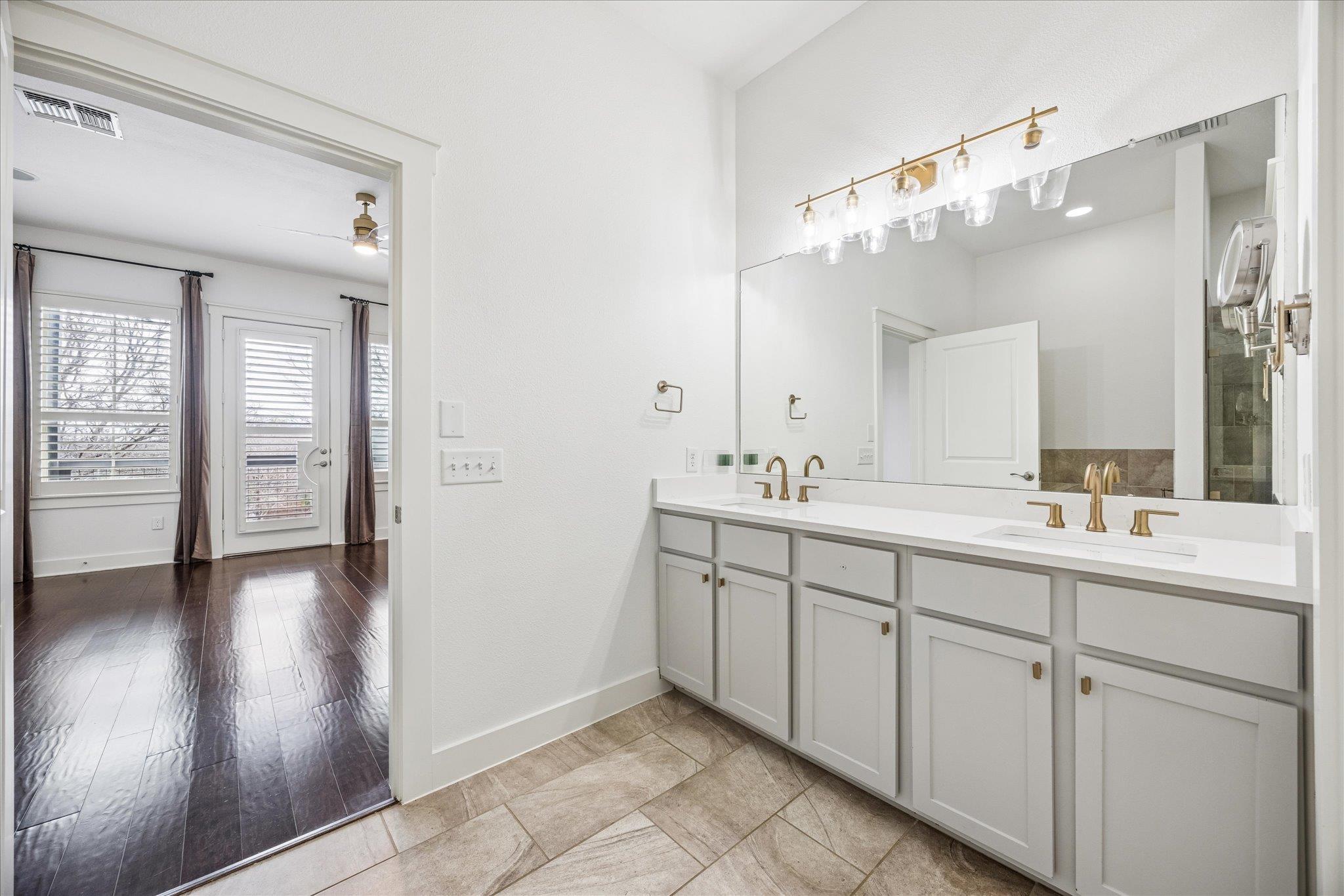 2520 Bluebonnet Ln # 15, Austin, TX 78704