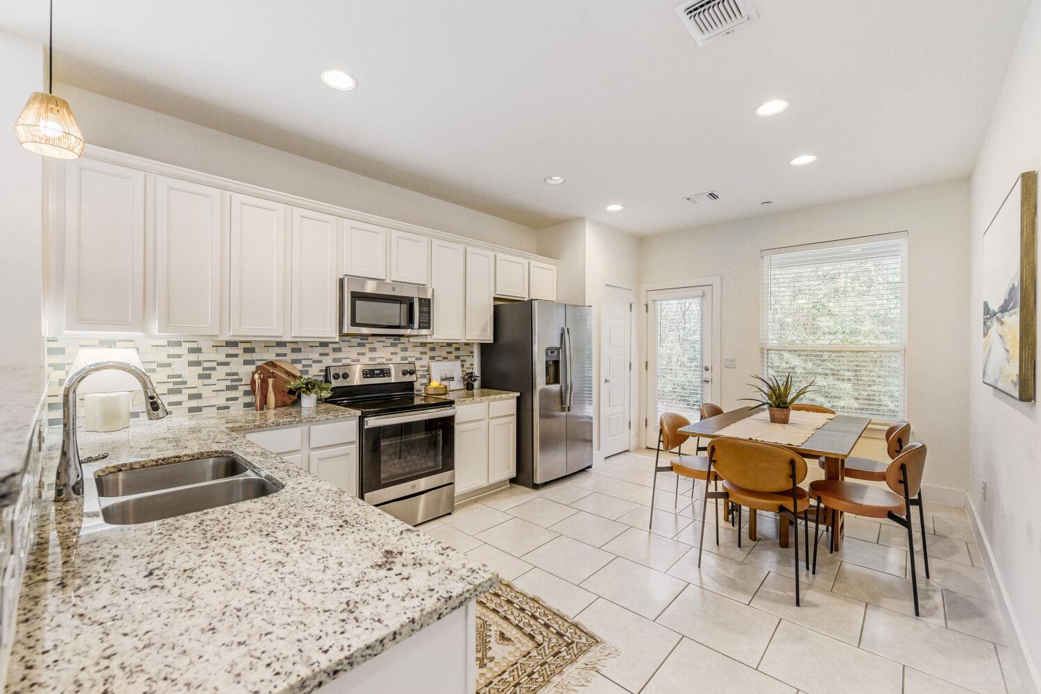 1719 Roseburg Dr, Austin, TX 78754