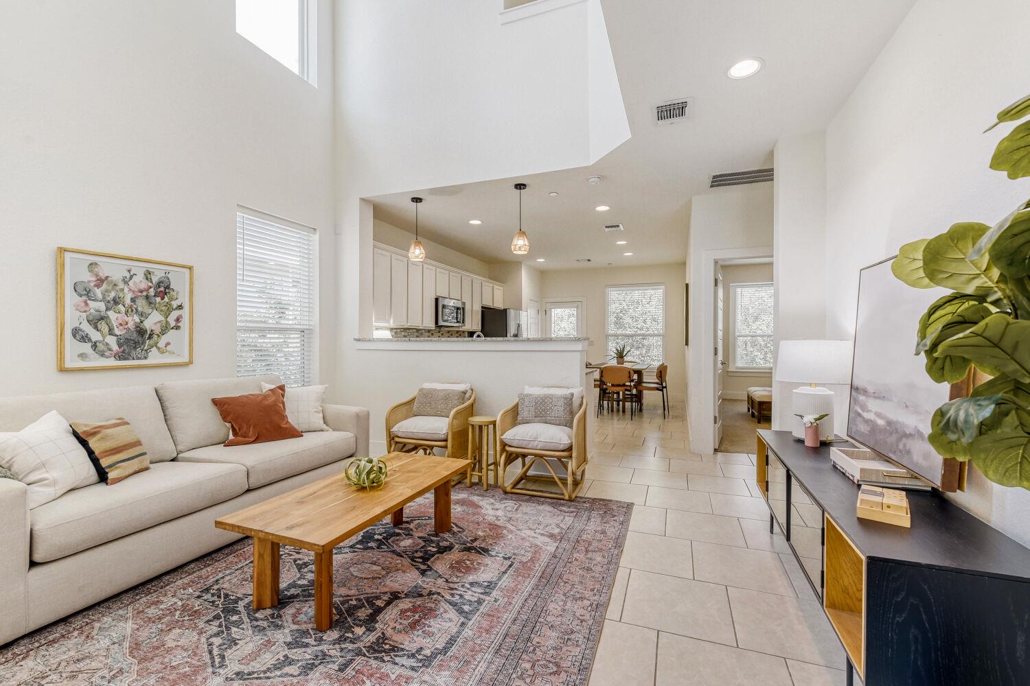 1719 Roseburg Dr, Austin, TX 78754