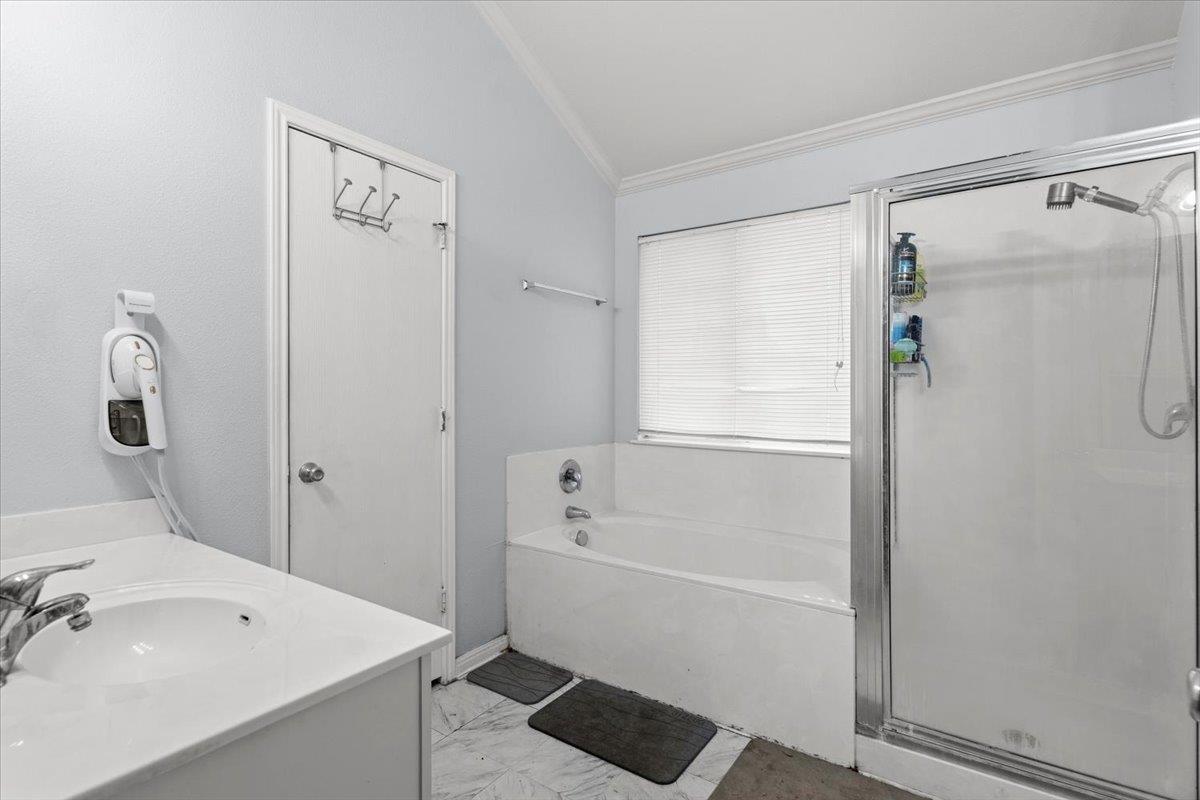 281 Leonardo St, Kyle, TX 78640