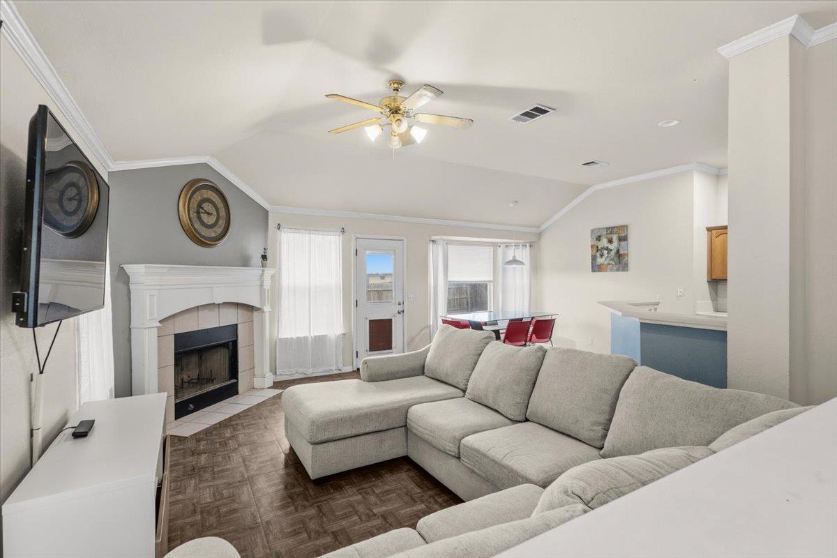 281 Leonardo St, Kyle, TX 78640