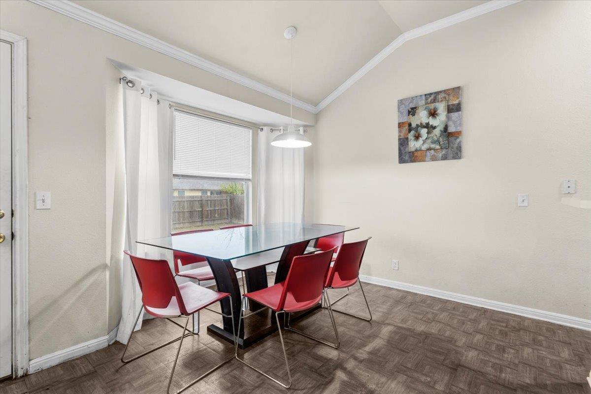 281 Leonardo St, Kyle, TX 78640