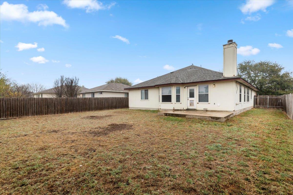 281 Leonardo St, Kyle, TX 78640
