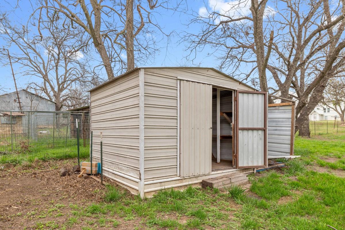 608 4th St Blanket, Early, TX 76432
