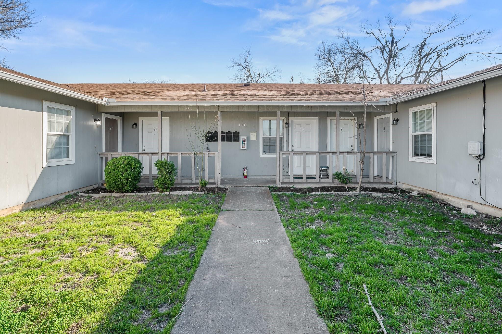 410 Thorndale # A, Taylor, TX 76574