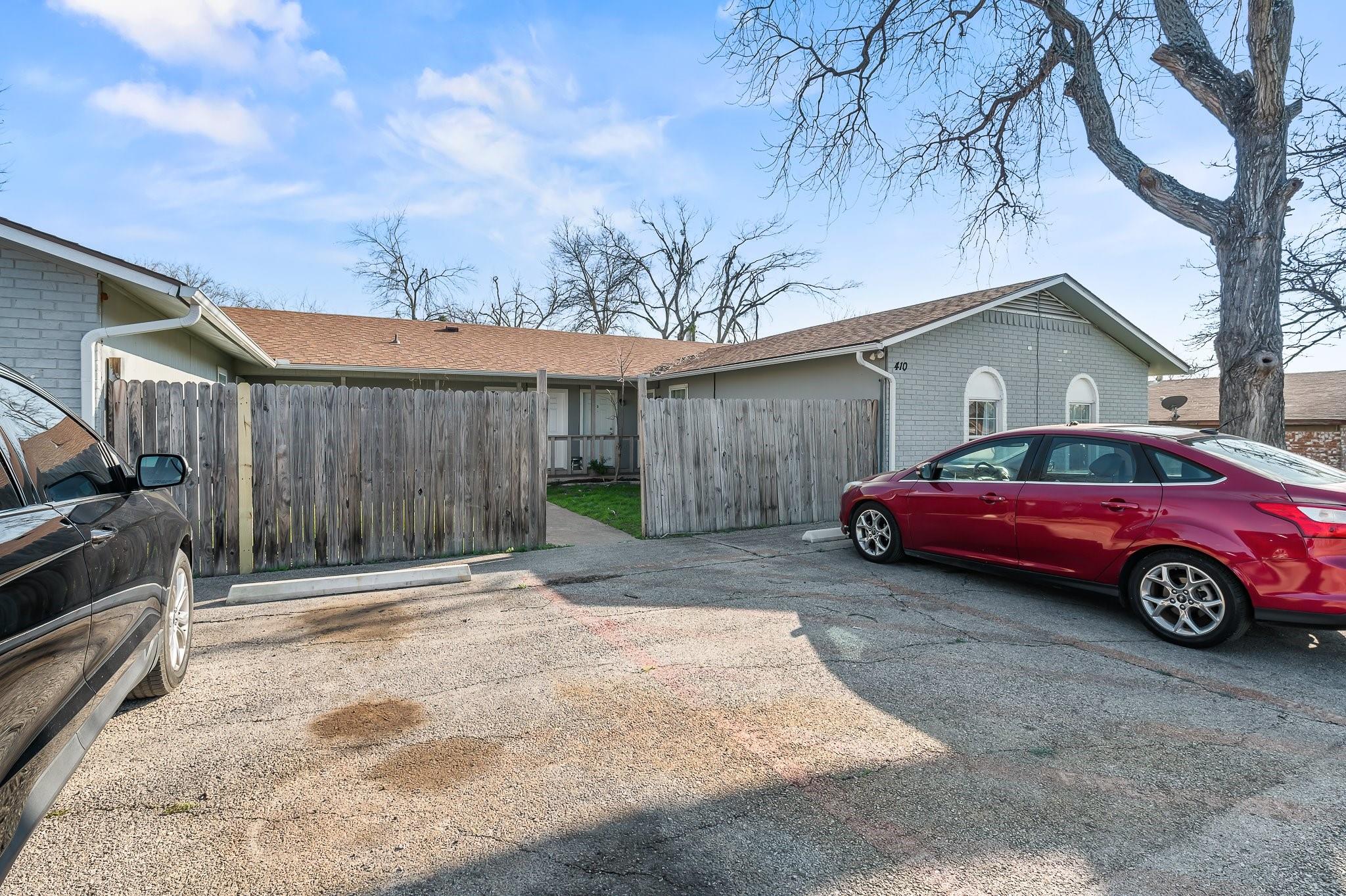 410 Thorndale # A, Taylor, TX 76574