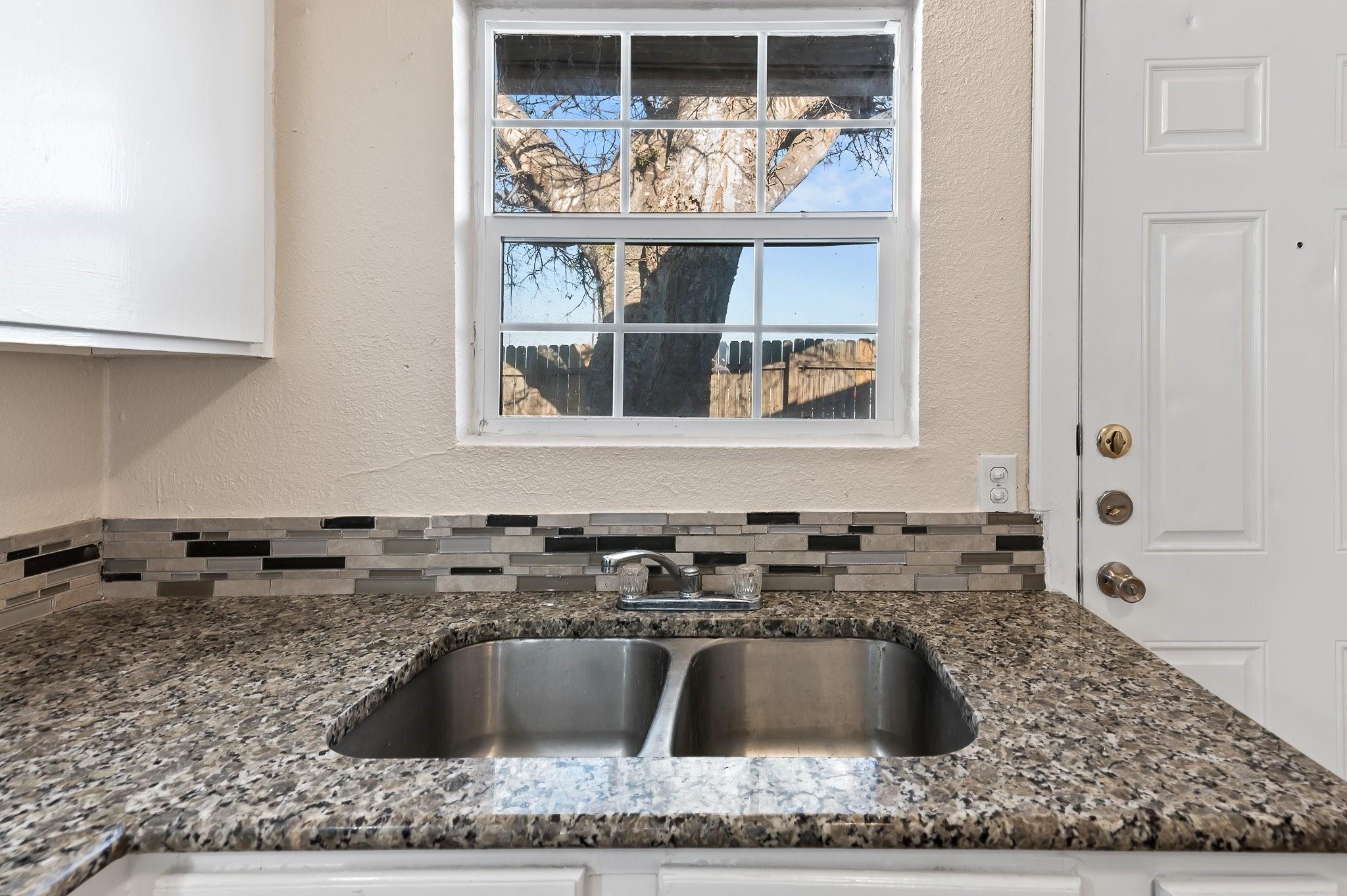 410 Thorndale # A, Taylor, TX 76574