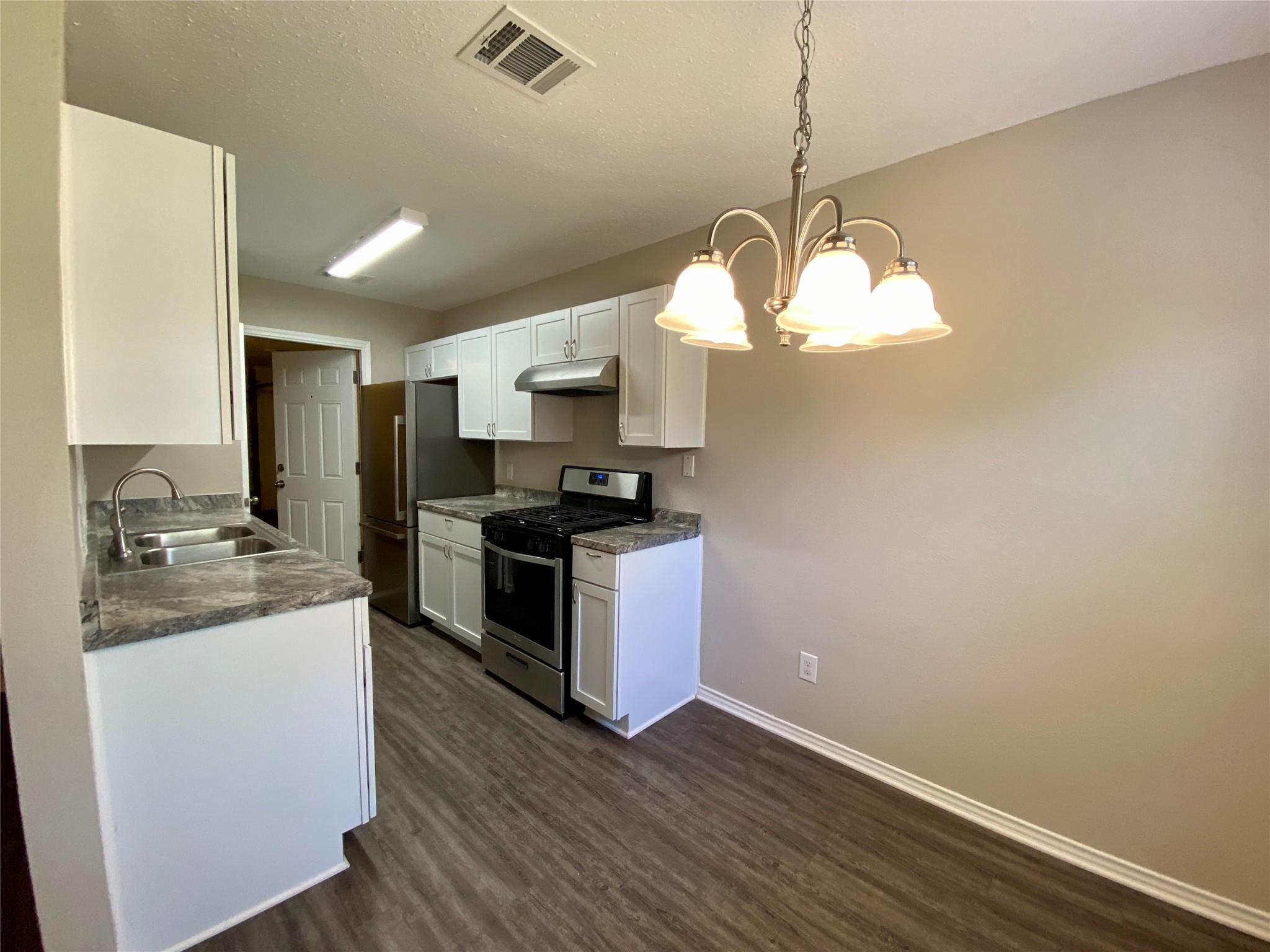 7307 Barnsdale Way, Austin, TX 78745