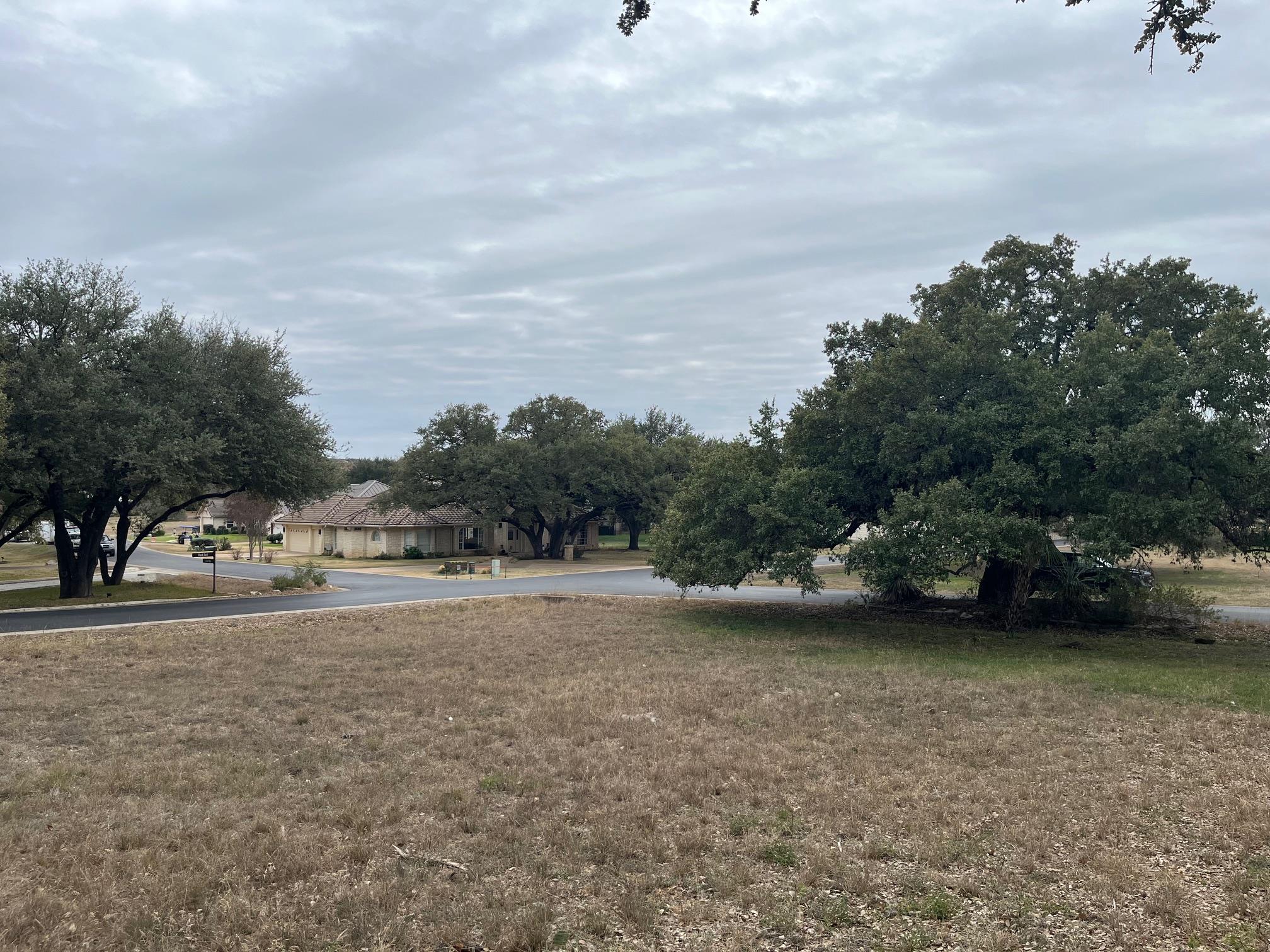 700 Red Sails Dr, Horseshoe Bay, TX 78657