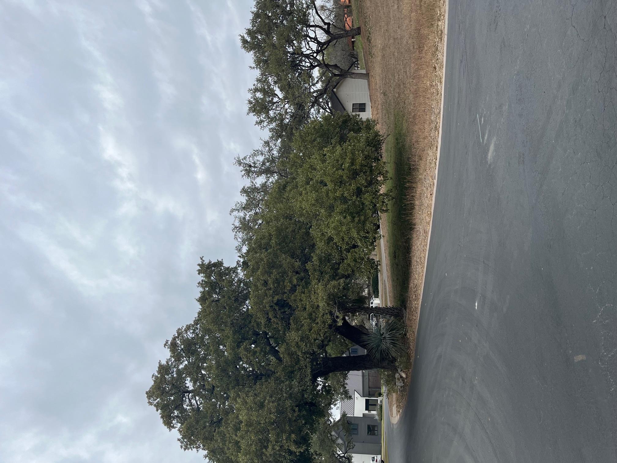 700 Red Sails Dr, Horseshoe Bay, TX 78657