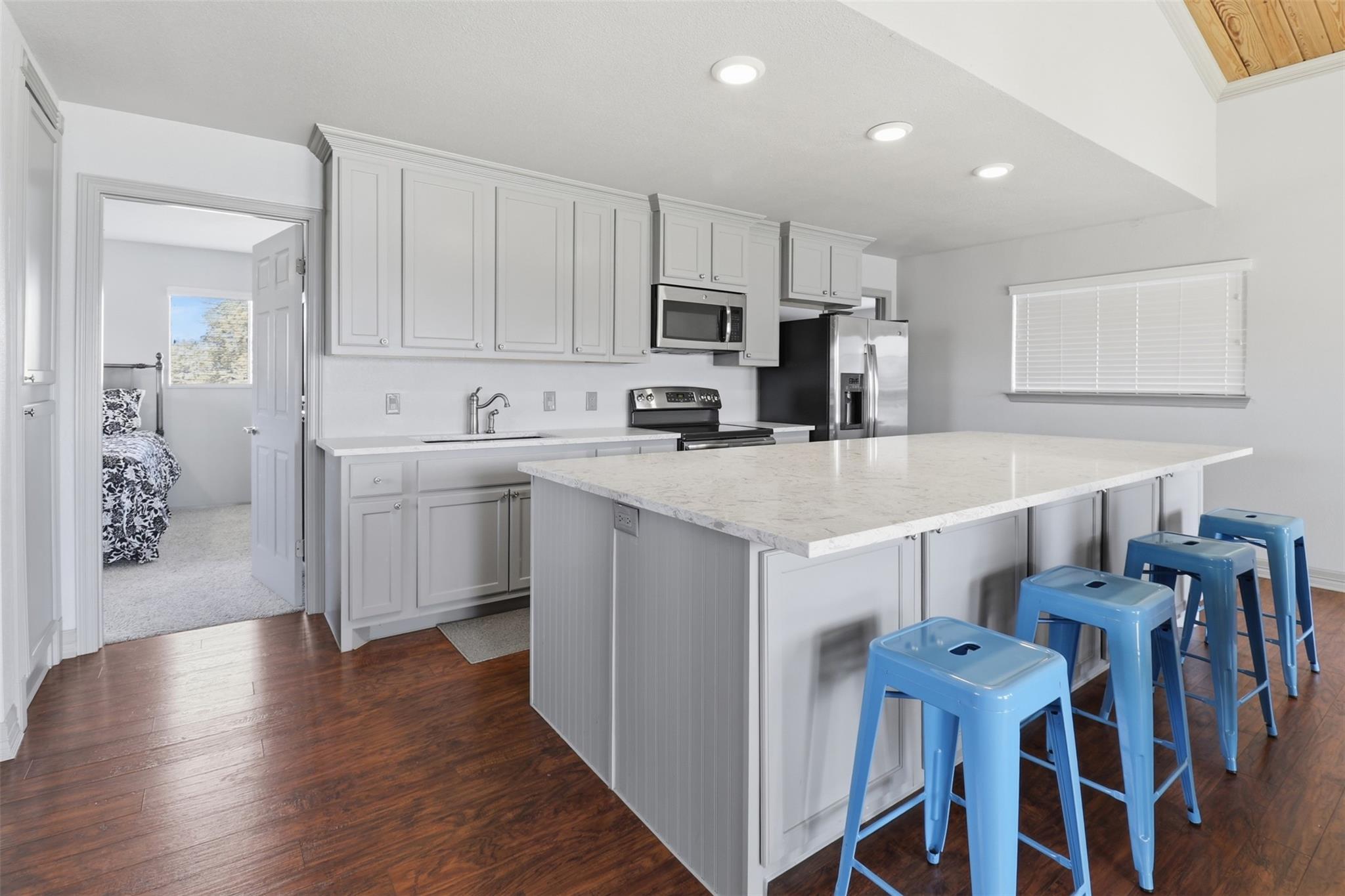 504 Cedarhill Dr, Granite Shoals, TX 78654