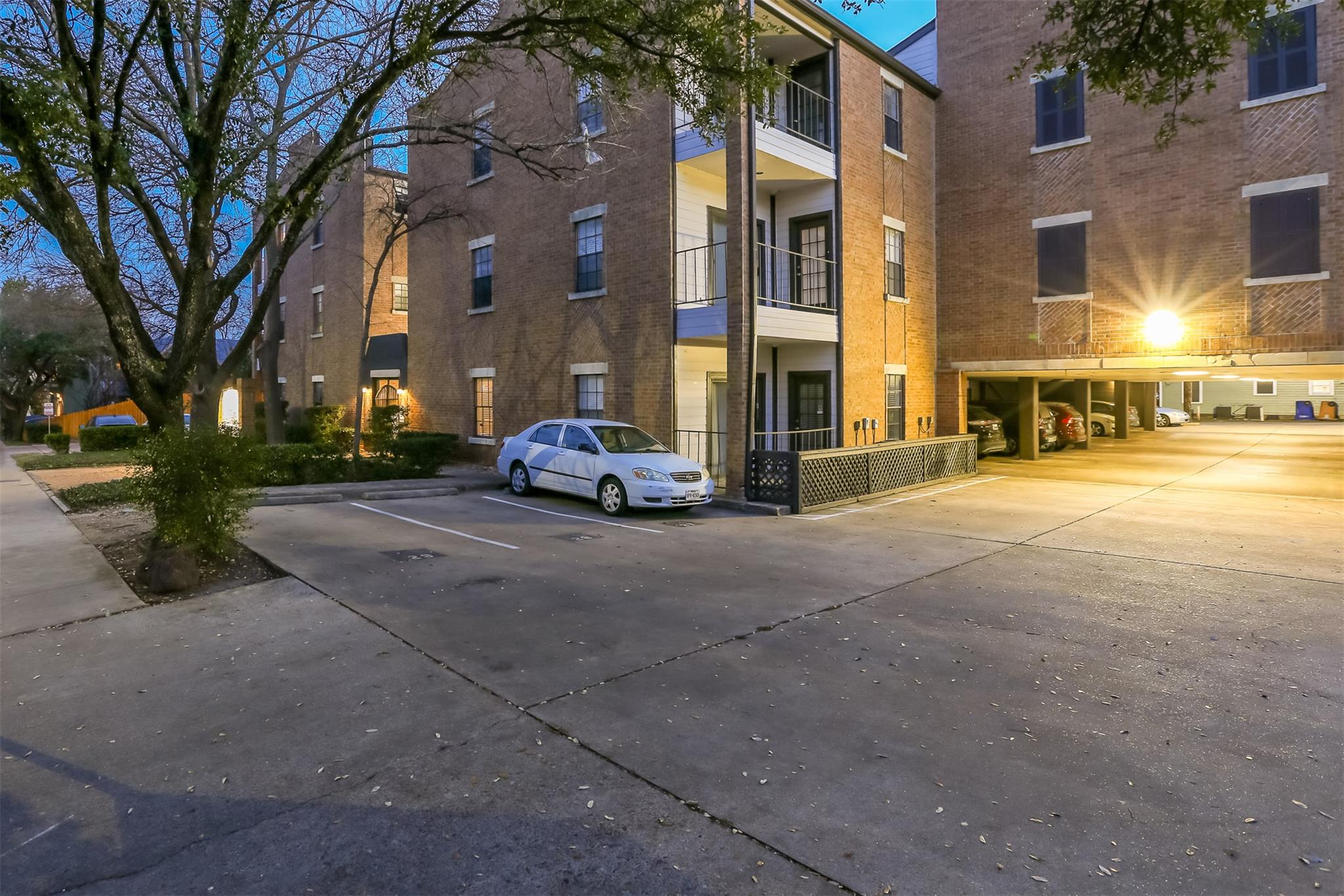 203 E 31st St # 104, Austin, TX 78705