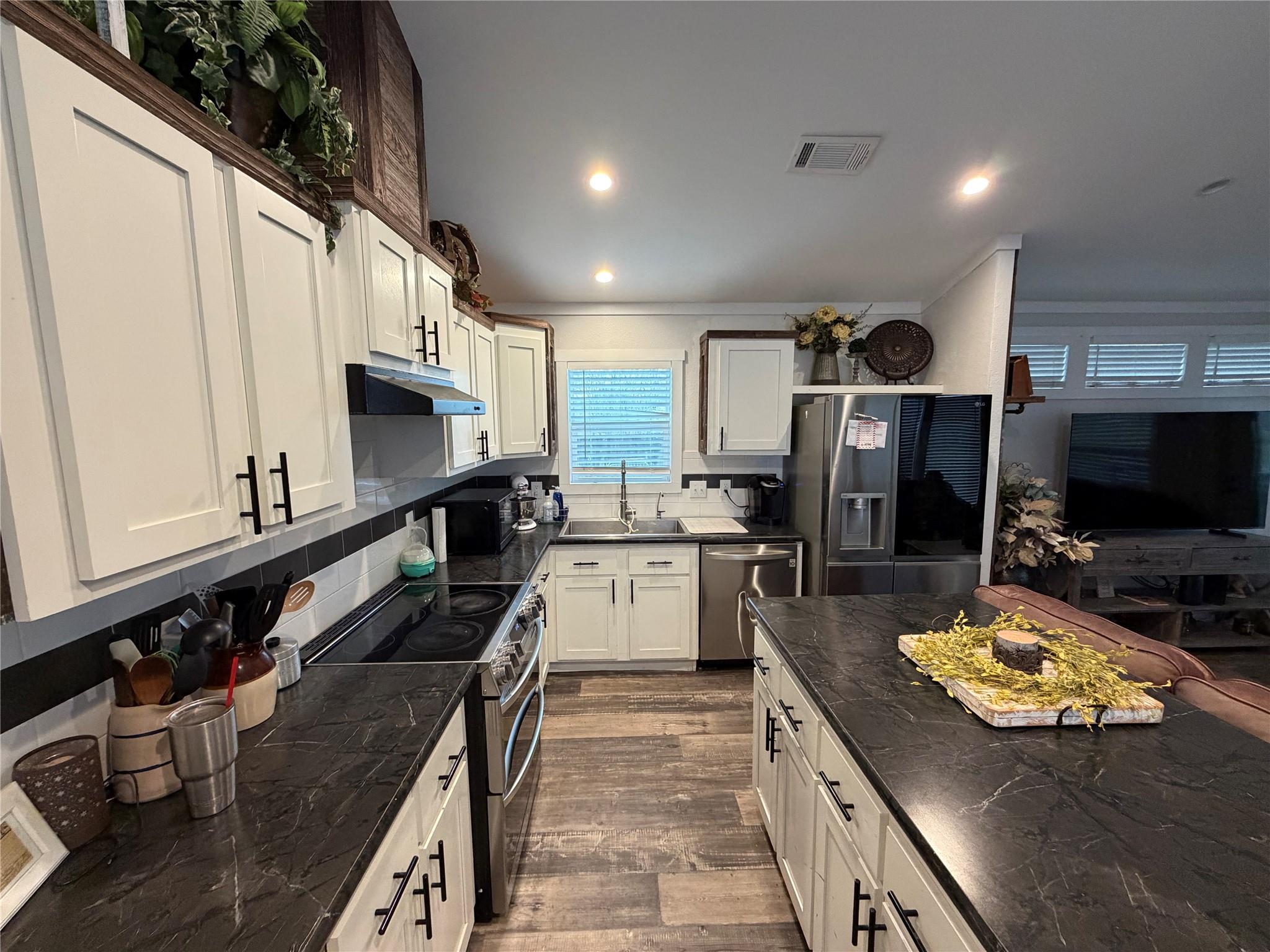 605 Central Blvd, Bertram, TX 78605