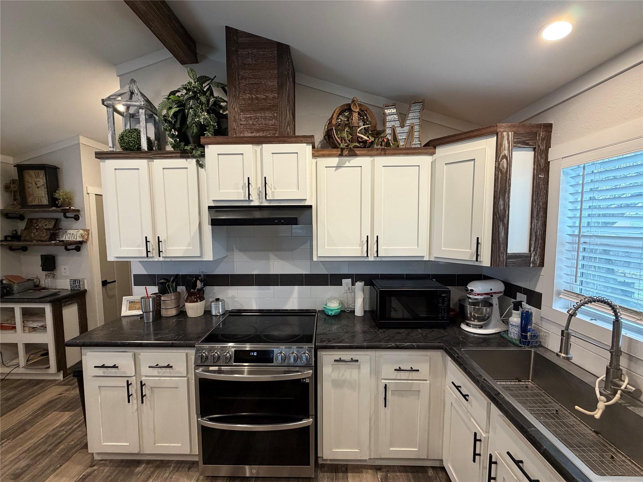 605 Central Blvd, Bertram, TX 78605