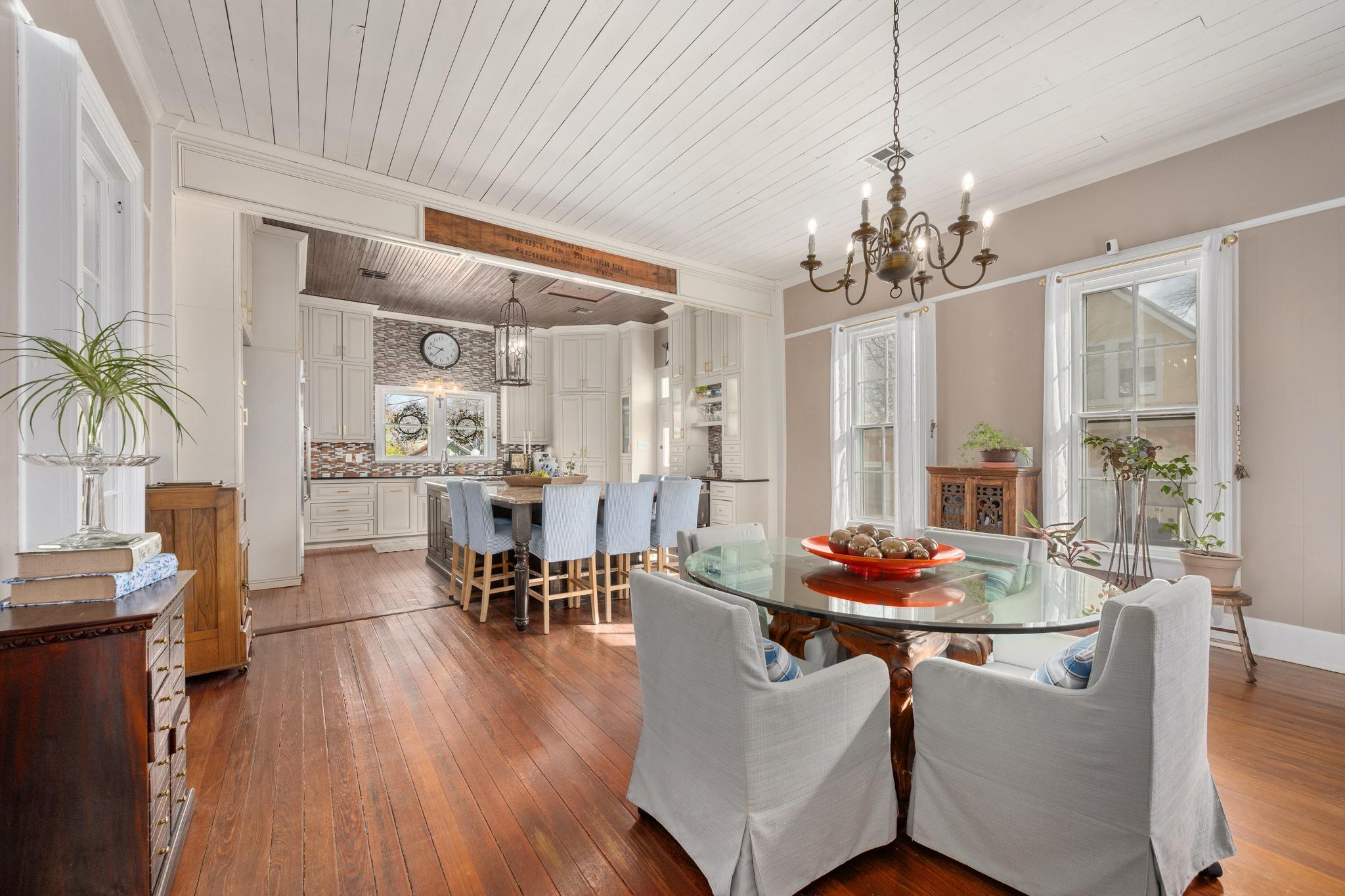 603 E 7th St, Georgetown, TX 78626