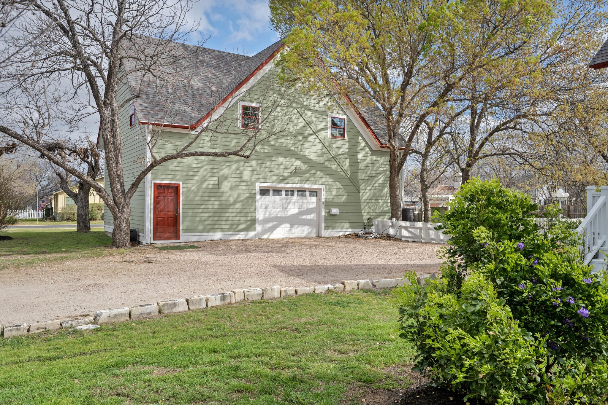 603 E 7th St, Georgetown, TX 78626