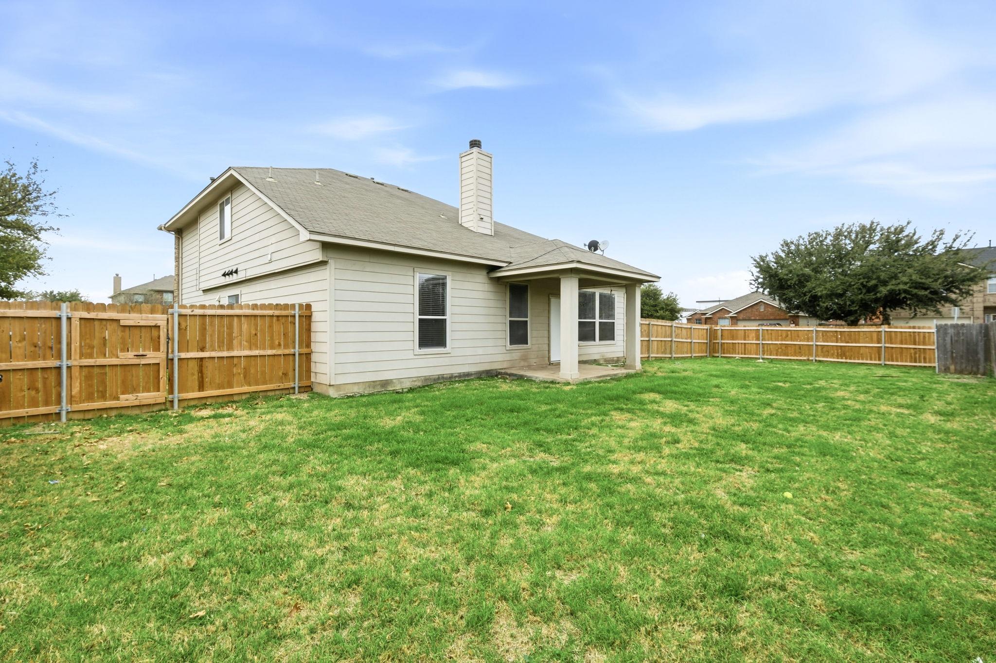 1102 Briscoe Cv, Hutto, TX 78634