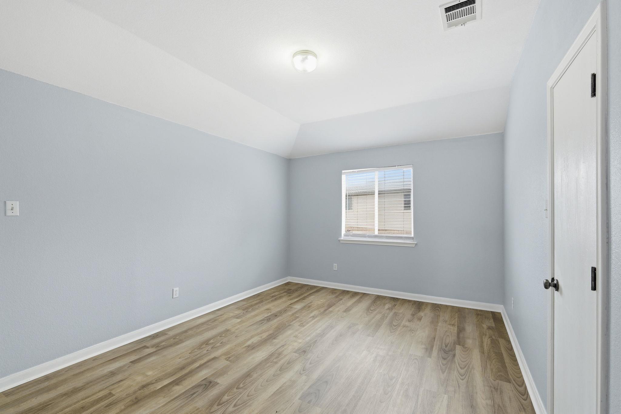 1102 Briscoe Cv, Hutto, TX 78634