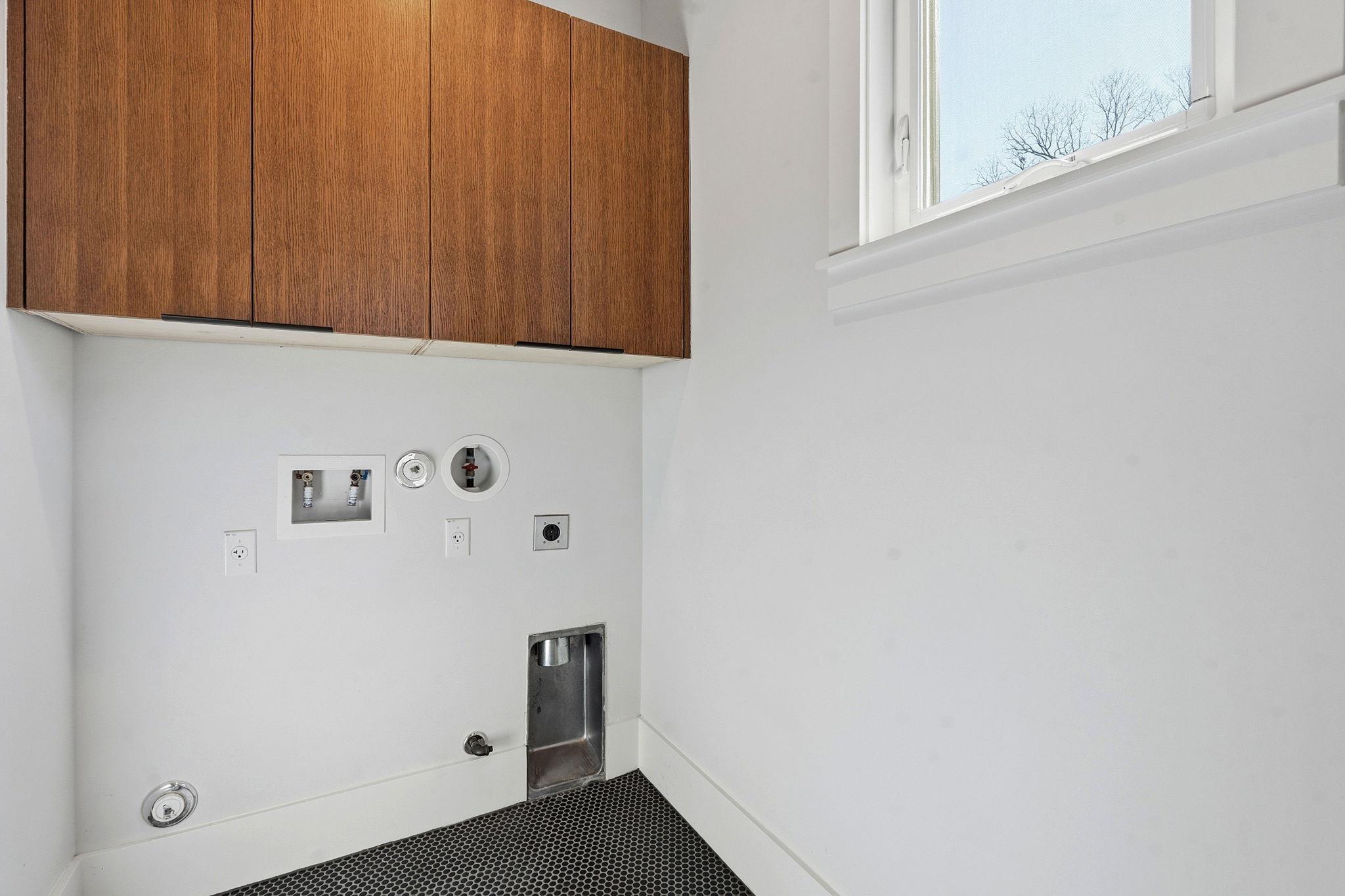 2921 Lyons Rd # 1, Austin, TX 78702