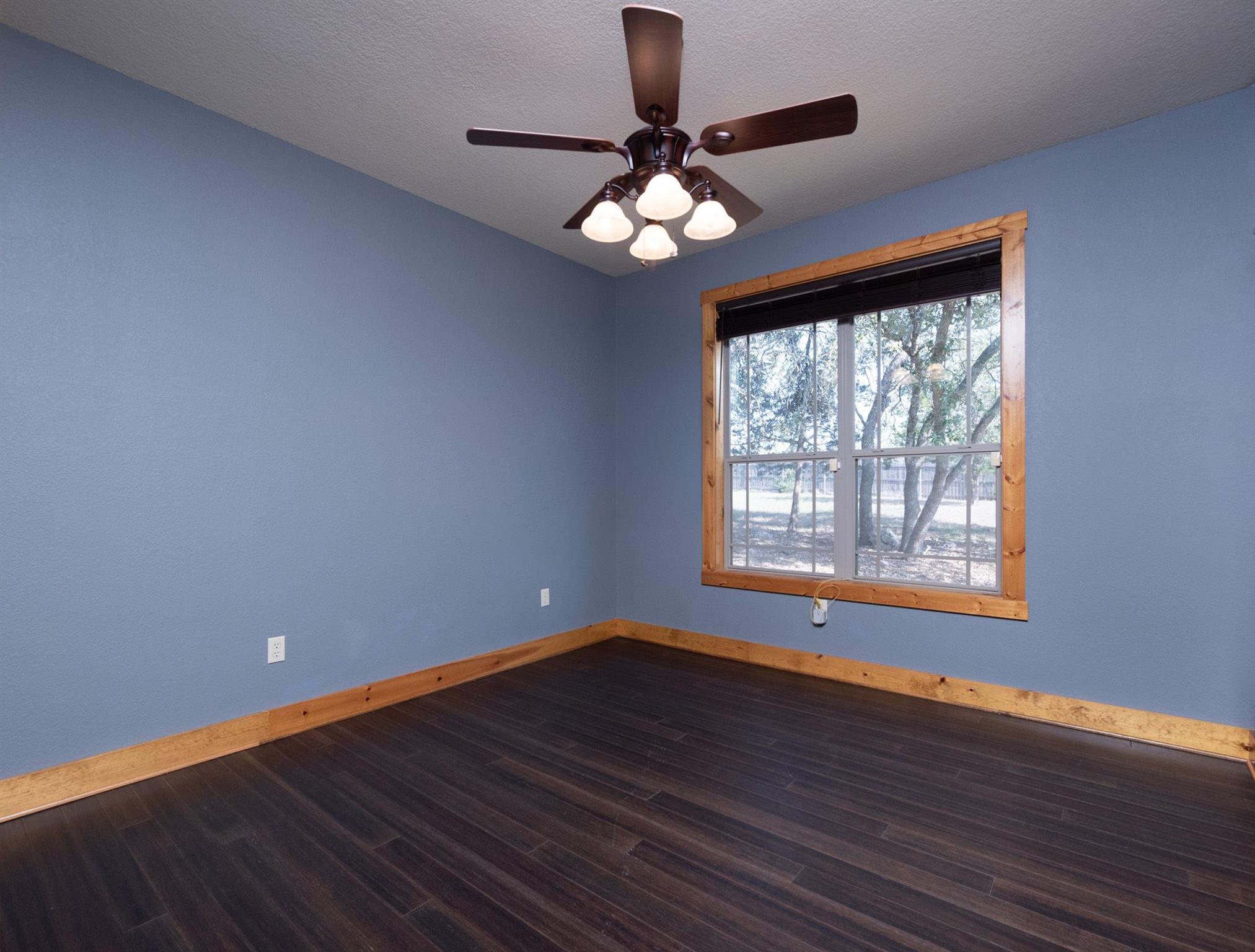 967 FALCONWOOD Dr, San Marcos, TX 78666