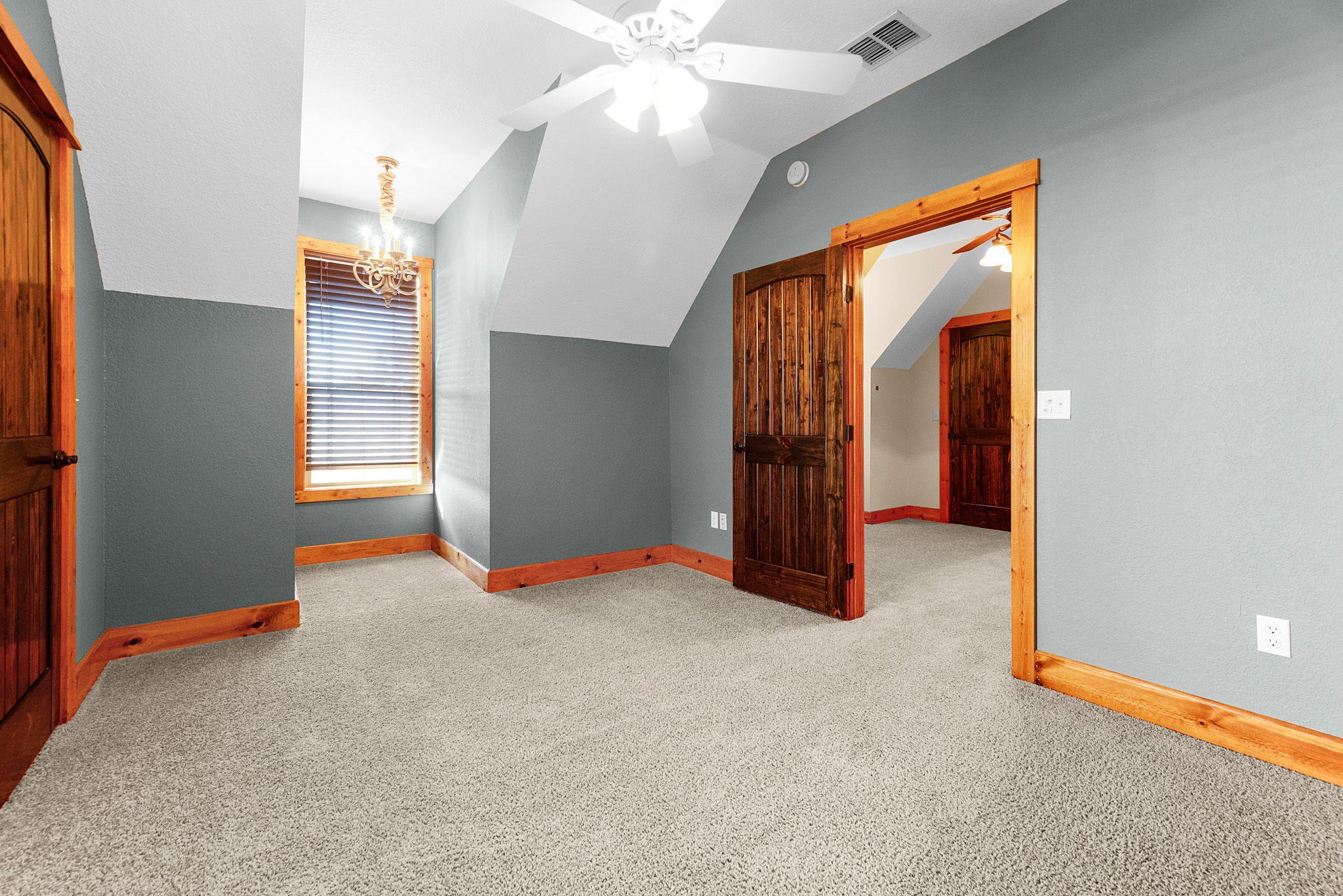 967 FALCONWOOD Dr, San Marcos, TX 78666