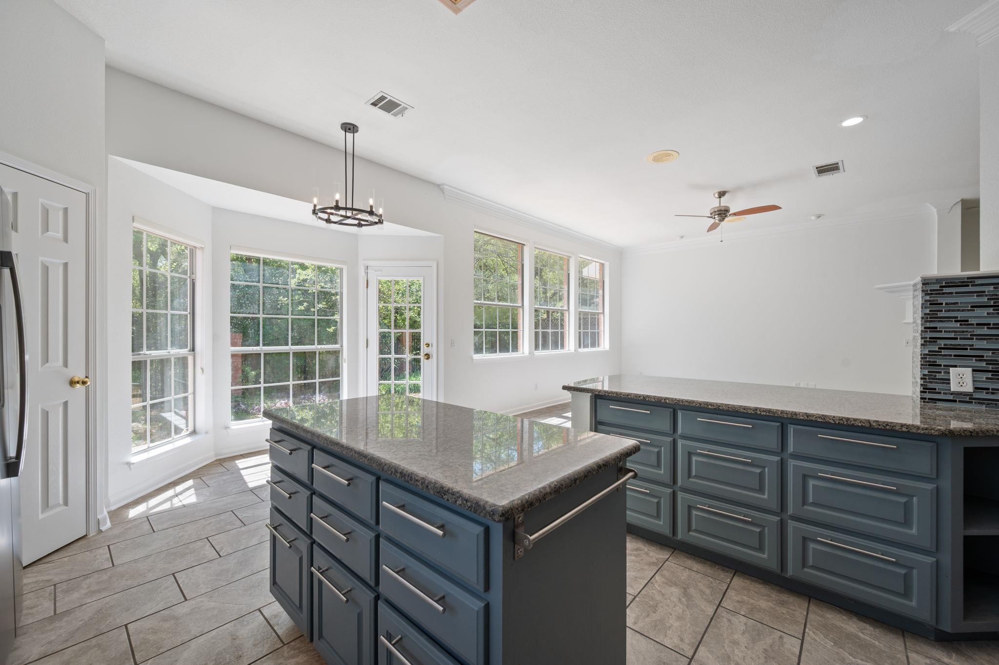 10831 Redmond Rd, Austin, TX 78739