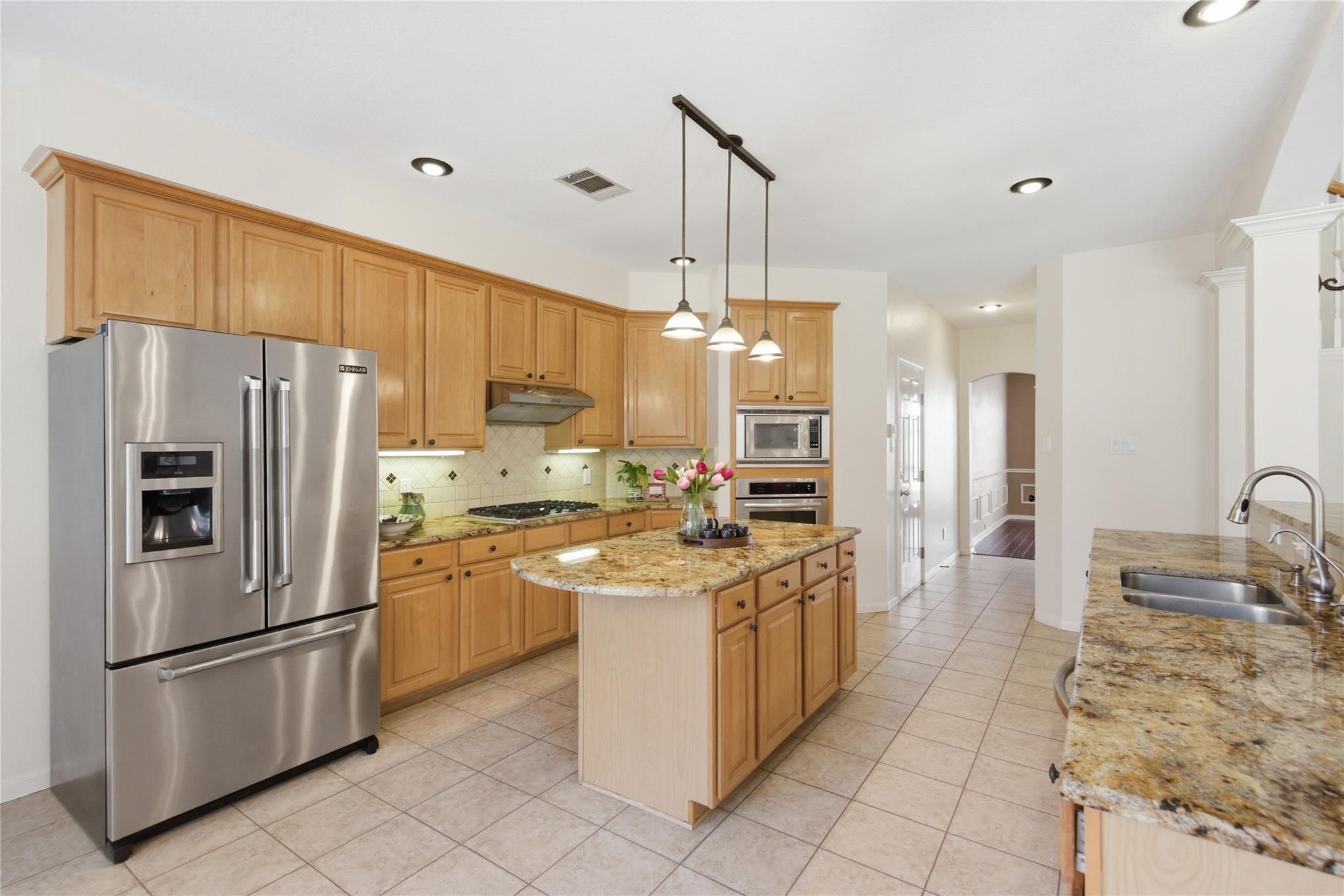 8710 SEA ASH Cir, Round Rock, TX 78681