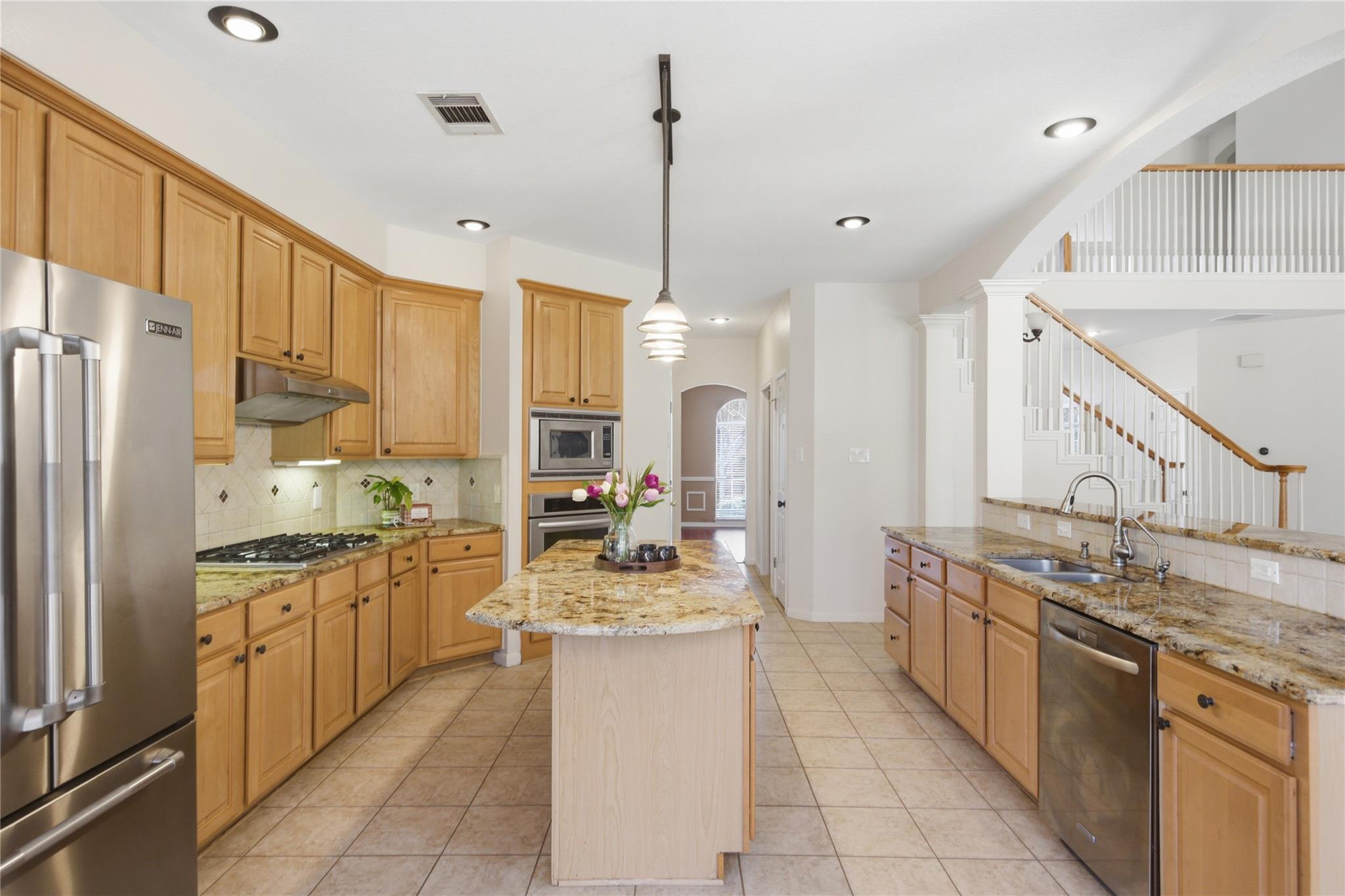 8710 SEA ASH Cir, Round Rock, TX 78681