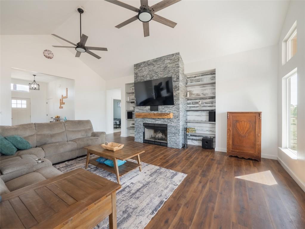 105 Mesa Grande Ct, Marble Falls, TX 78654