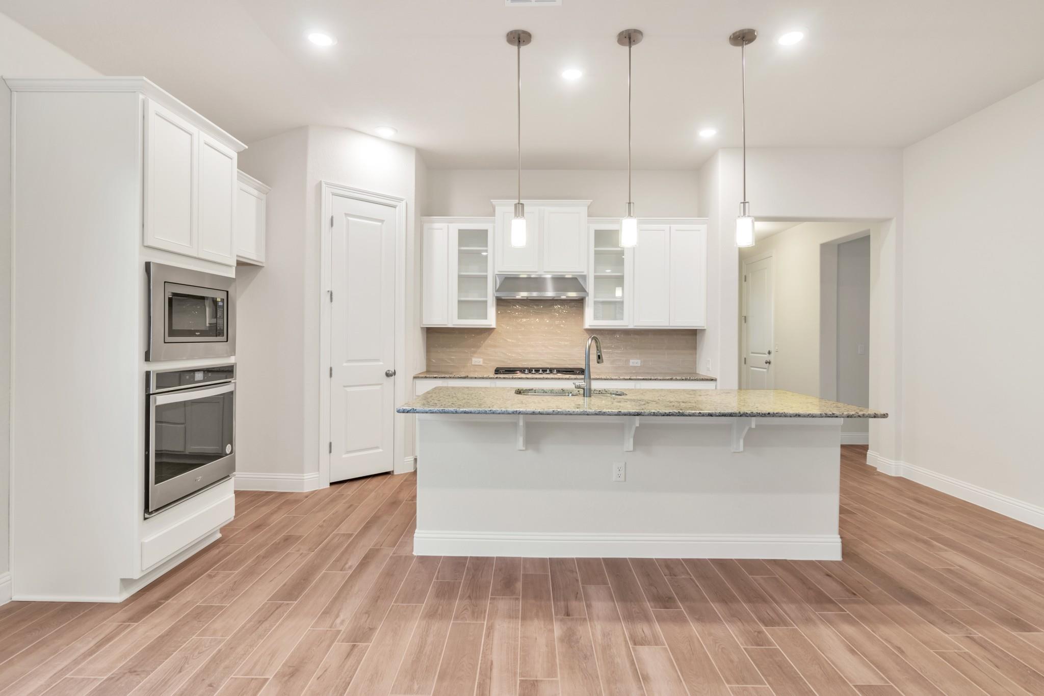 210 Gulfton St, Lakeway, TX 78738