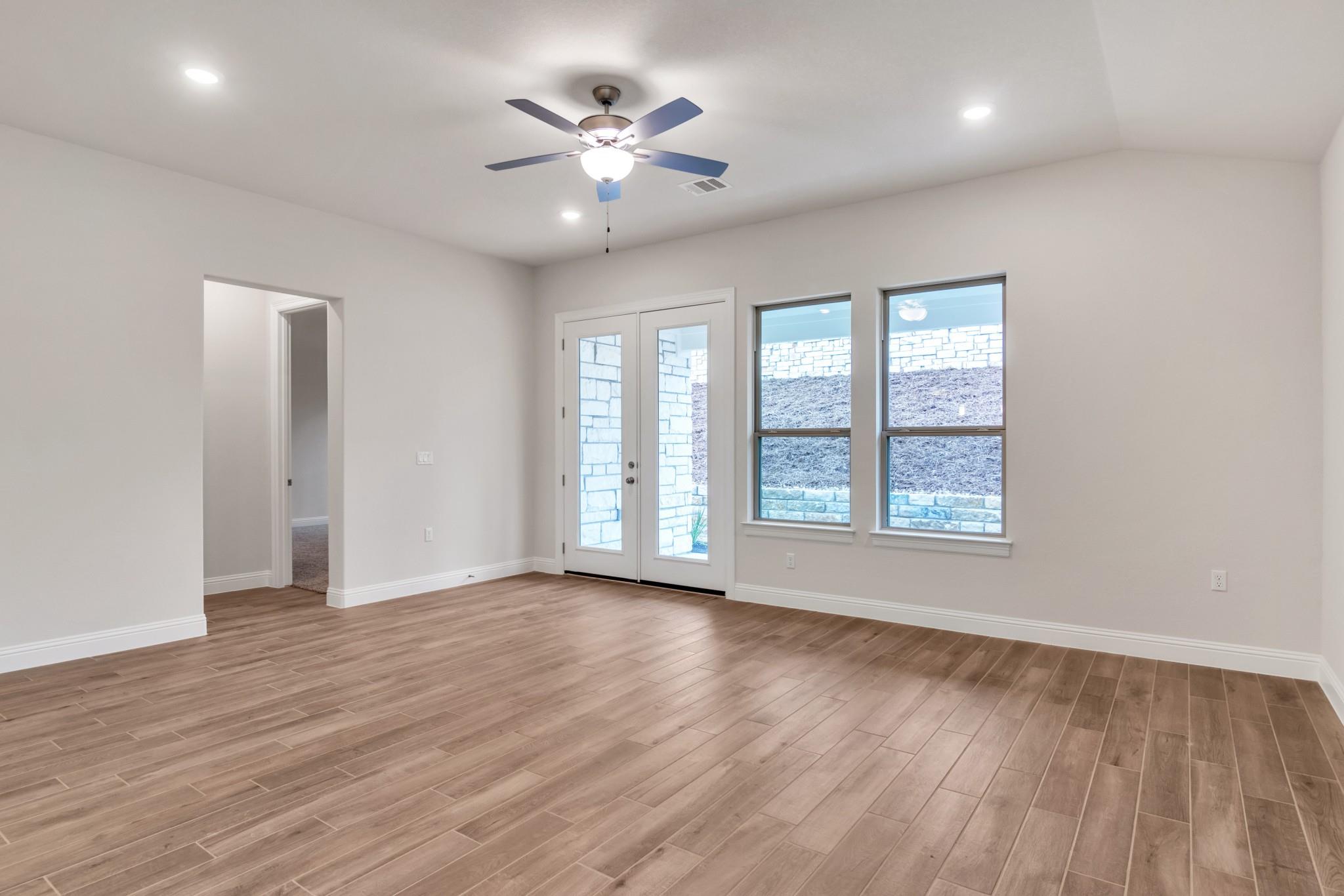 210 Gulfton St, Lakeway, TX 78738