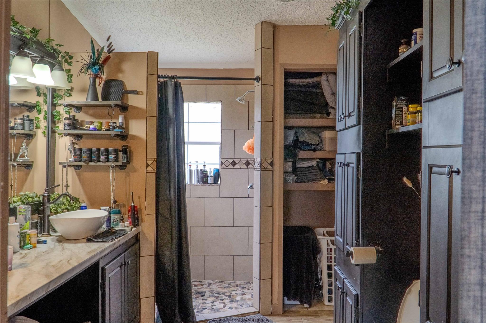 7519 Silvermine Rd, Harwood, TX 78632