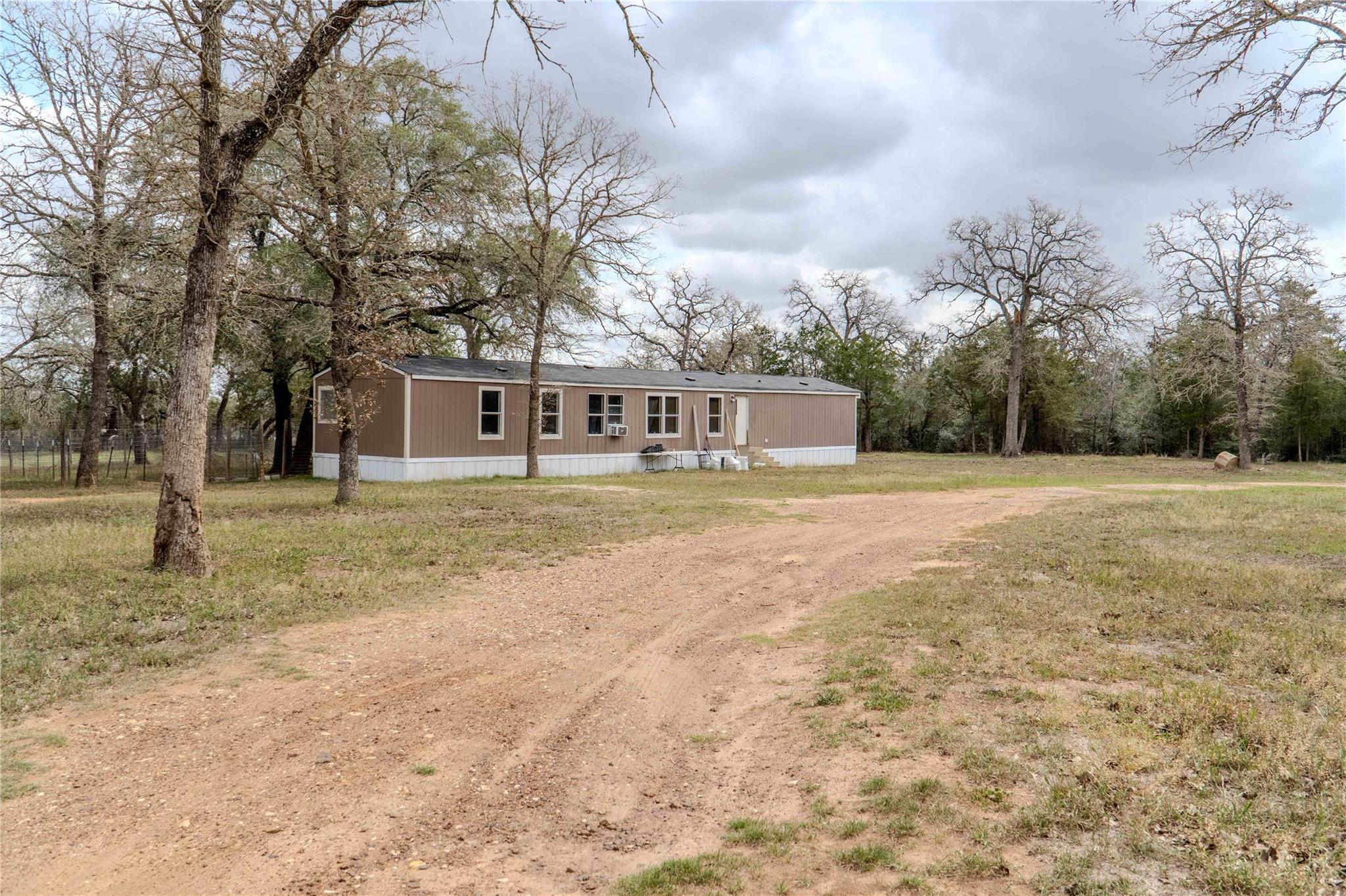 7519 Silvermine Rd, Harwood, TX 78632