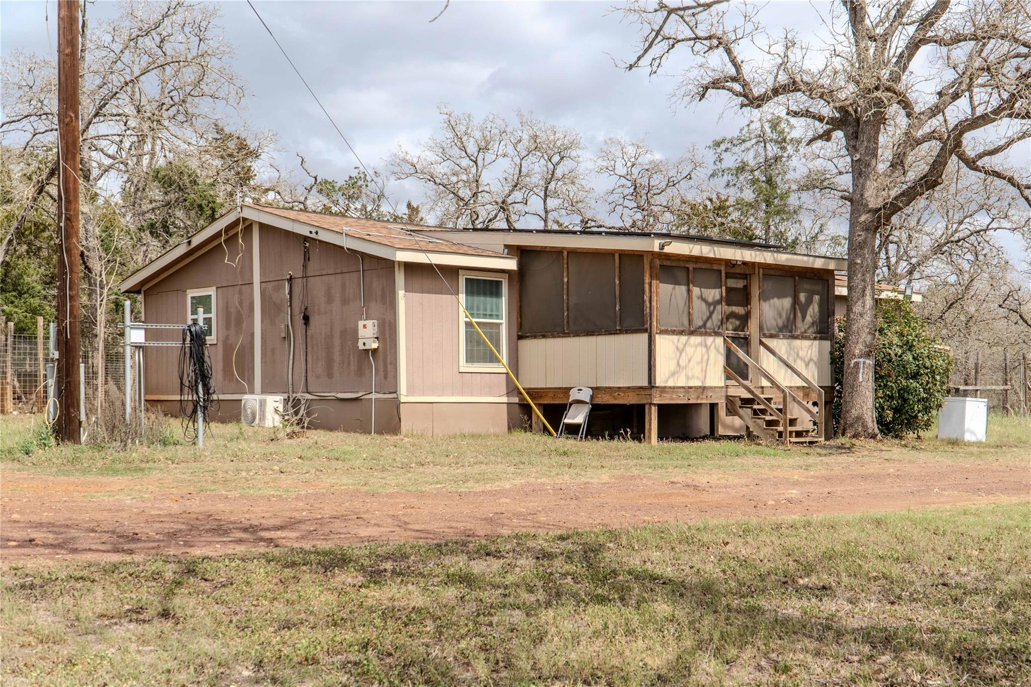 7519 Silvermine Rd, Harwood, TX 78632