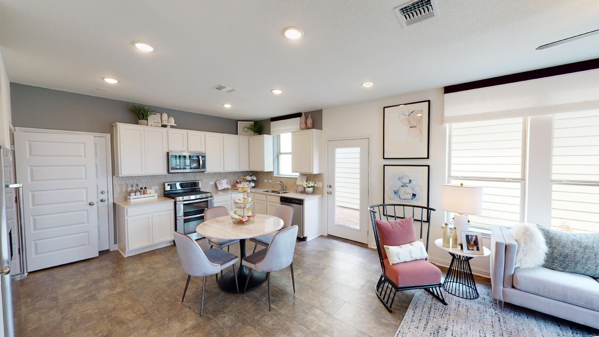 8200 Springsteen Dr, Austin, TX 78744