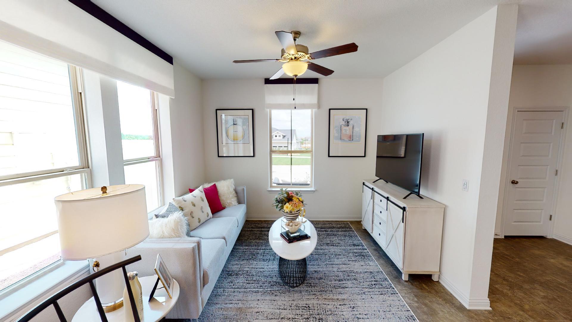 8200 Springsteen Dr, Austin, TX 78744