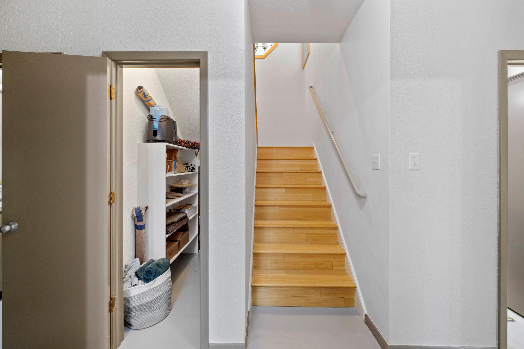 701 Yaupon Valley Rd, West Lake Hills, TX 78746