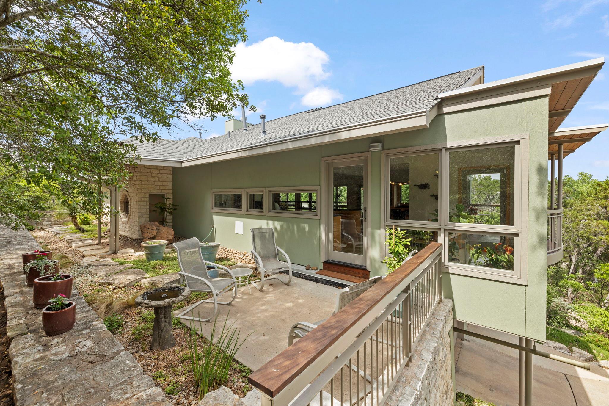 701 Yaupon Valley Rd, West Lake Hills, TX 78746
