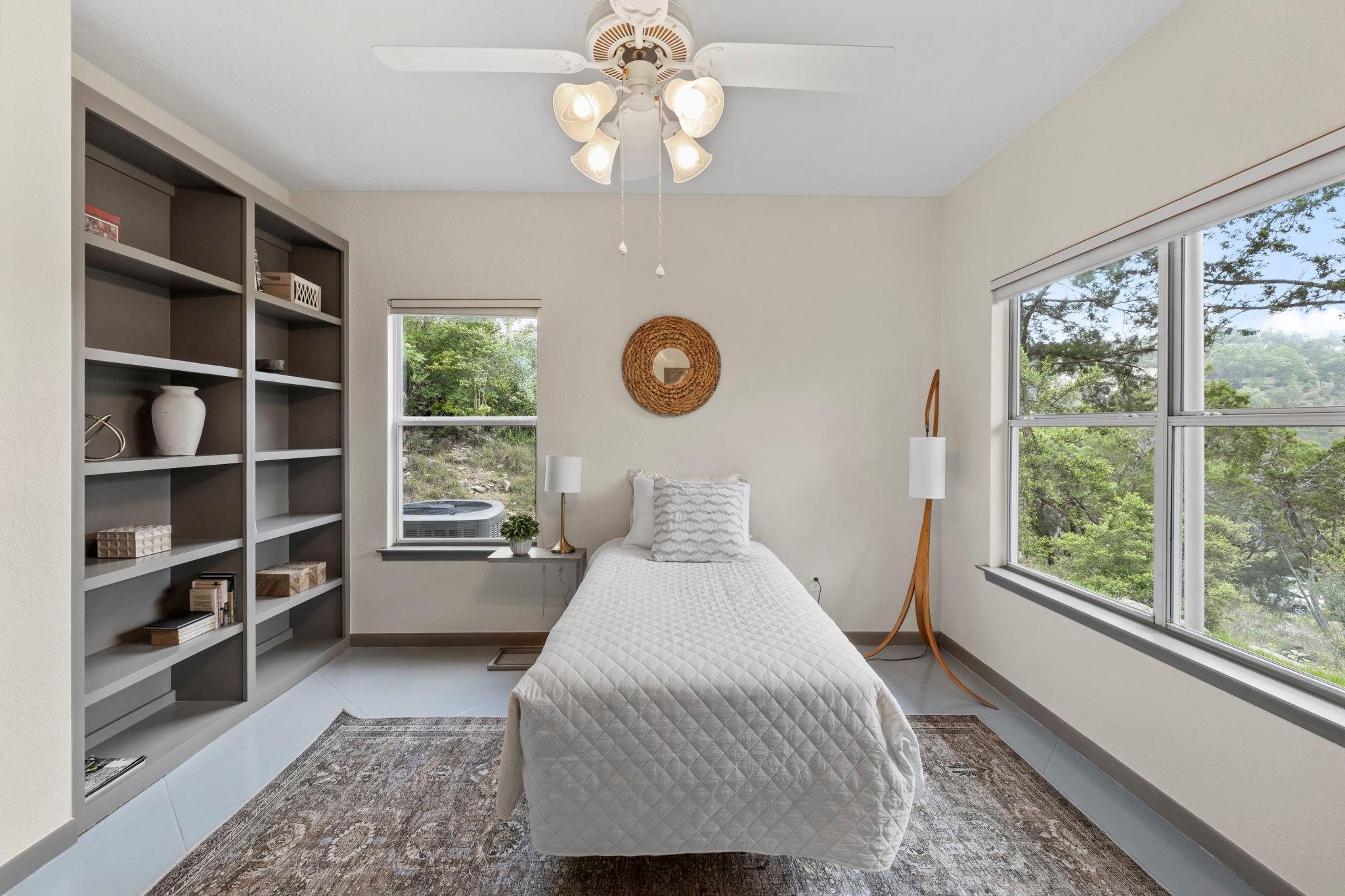 701 Yaupon Valley Rd, West Lake Hills, TX 78746