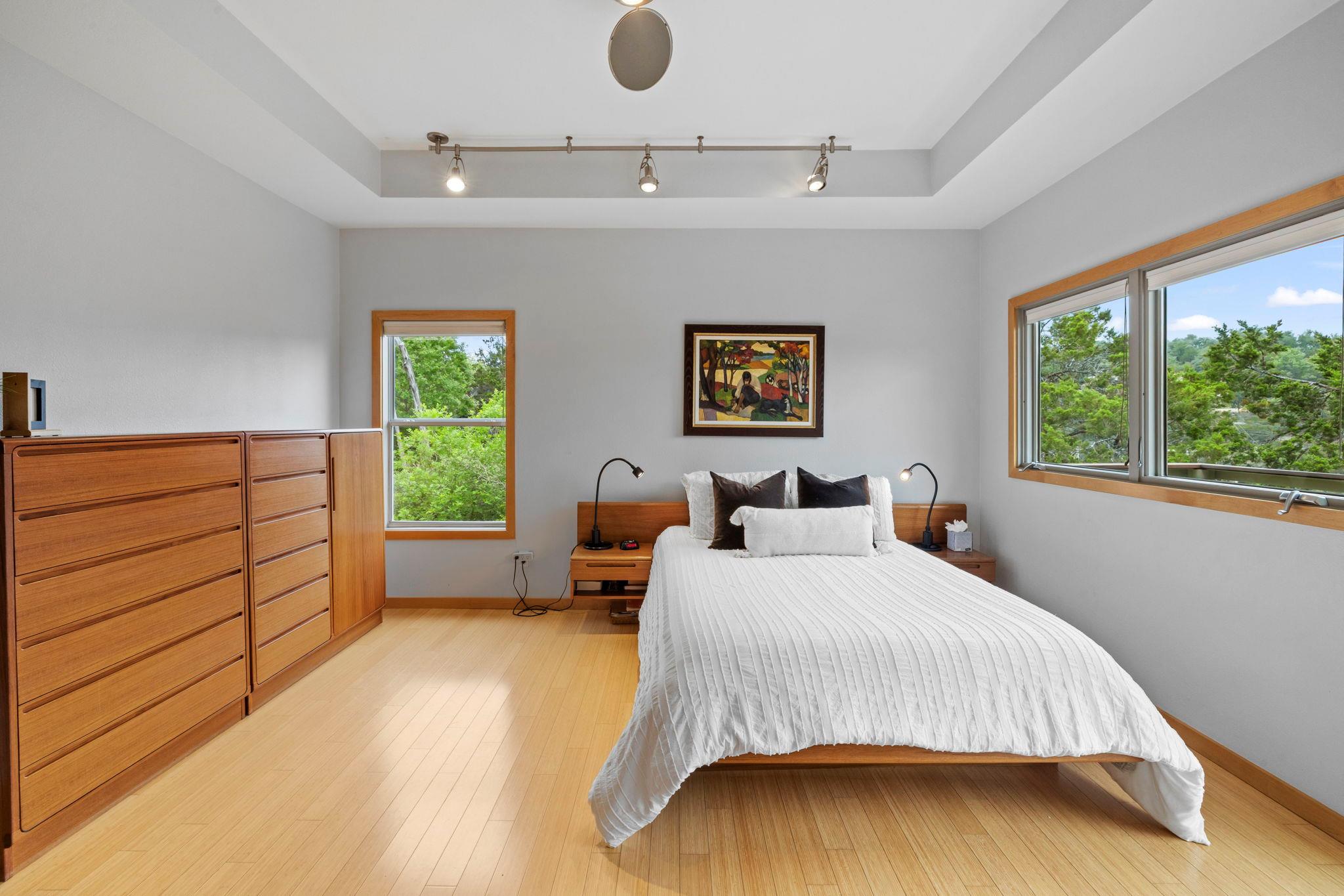 701 Yaupon Valley Rd, West Lake Hills, TX 78746