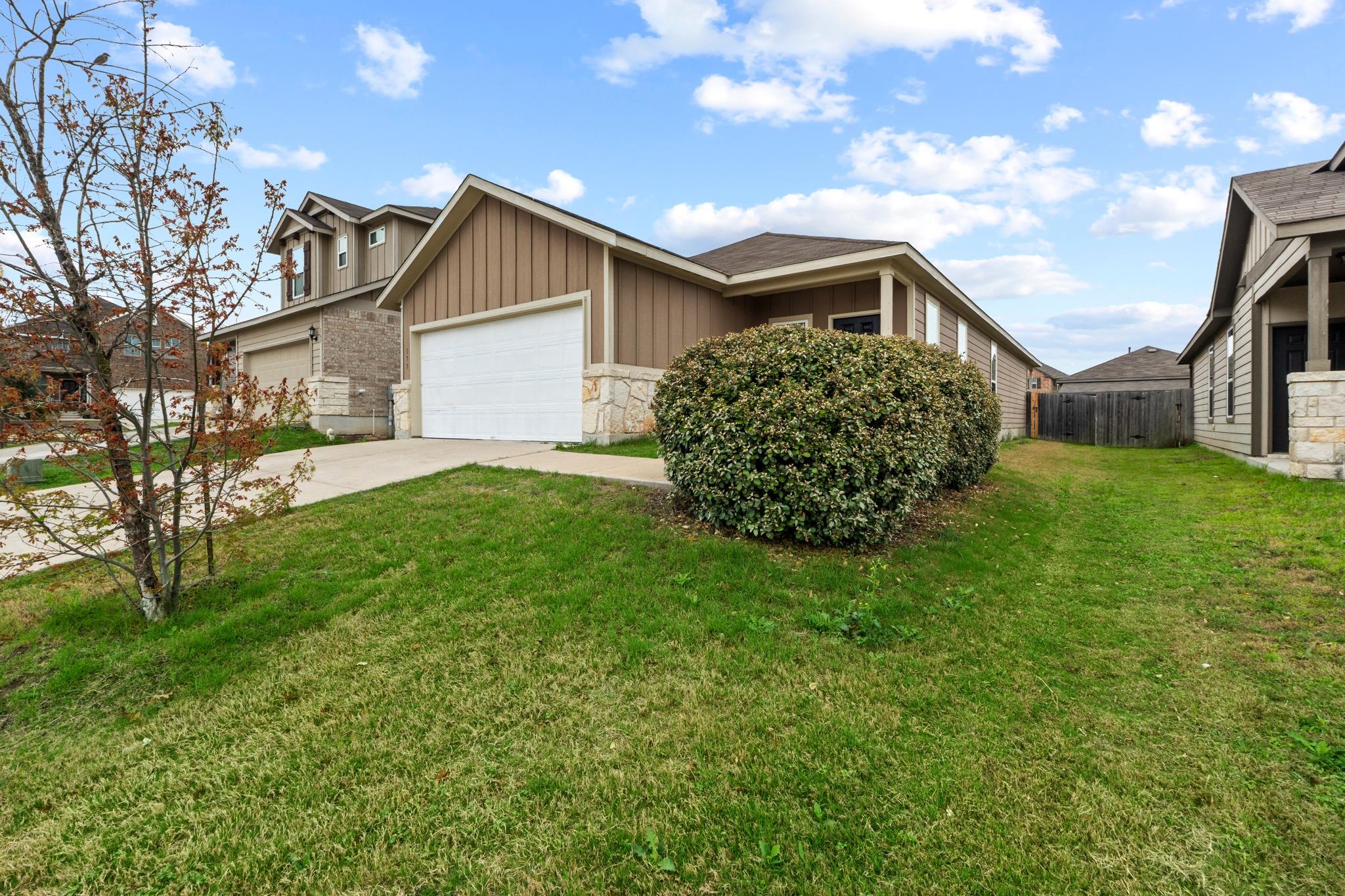 175 Eves Necklace Dr, Buda, TX 78610