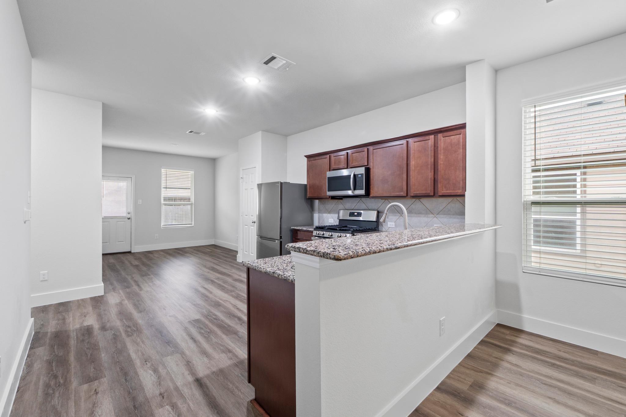 175 Eves Necklace Dr, Buda, TX 78610