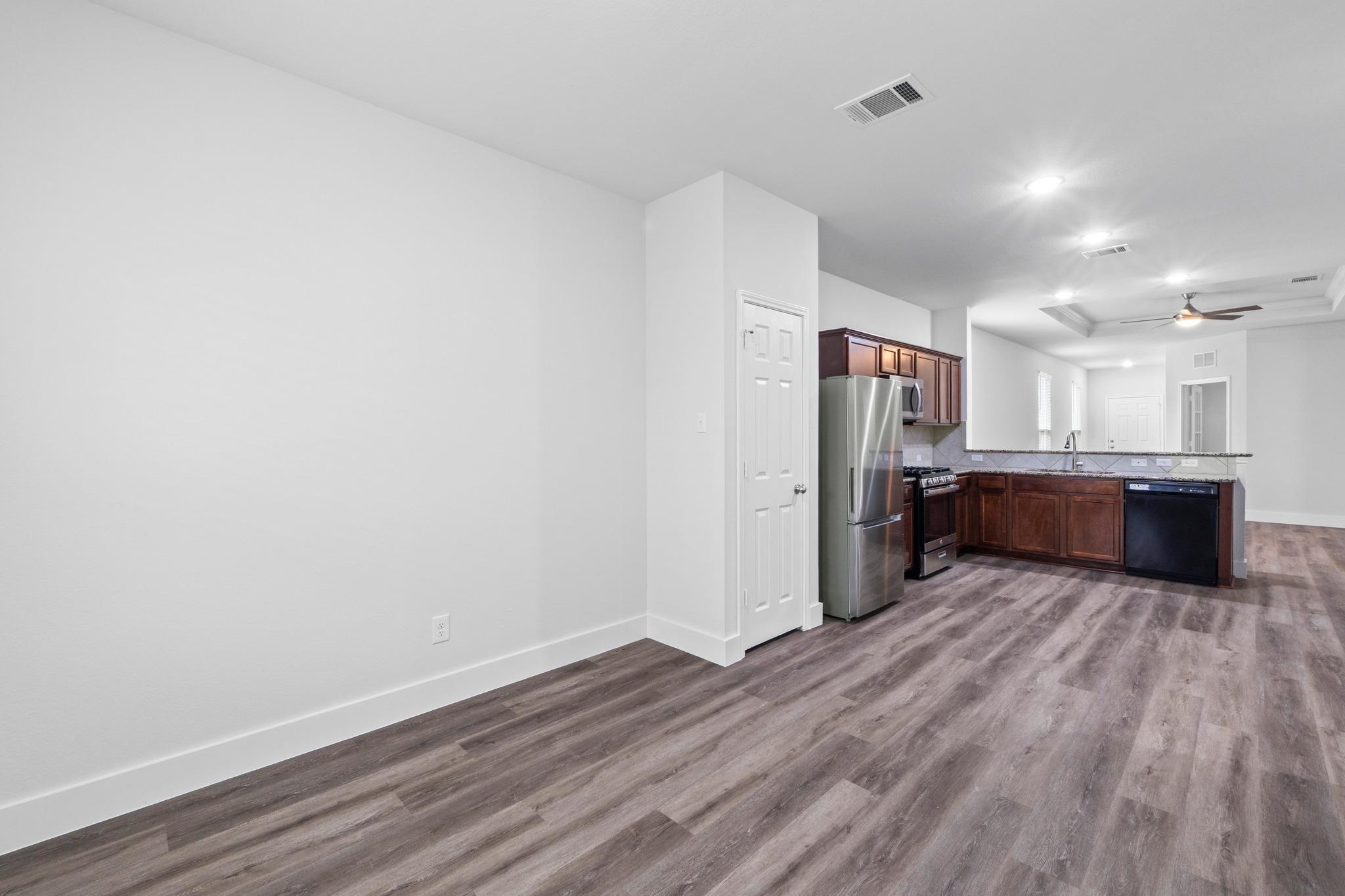 175 Eves Necklace Dr, Buda, TX 78610