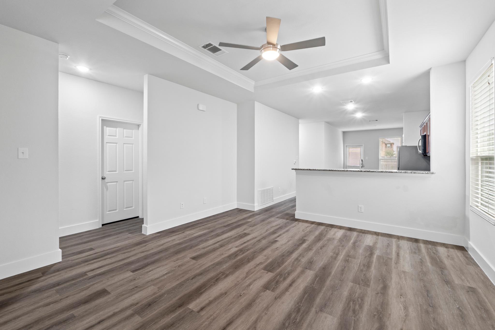 175 Eves Necklace Dr, Buda, TX 78610