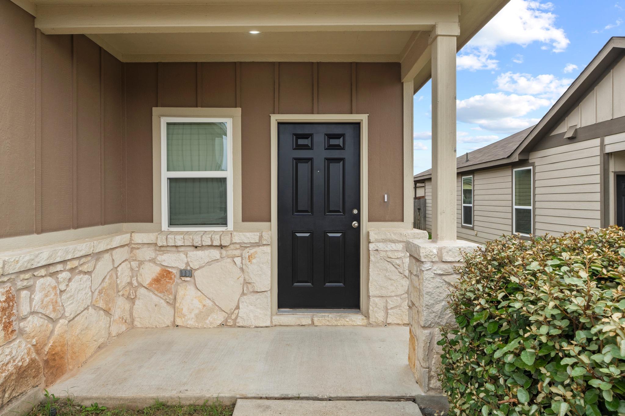 175 Eves Necklace Dr, Buda, TX 78610