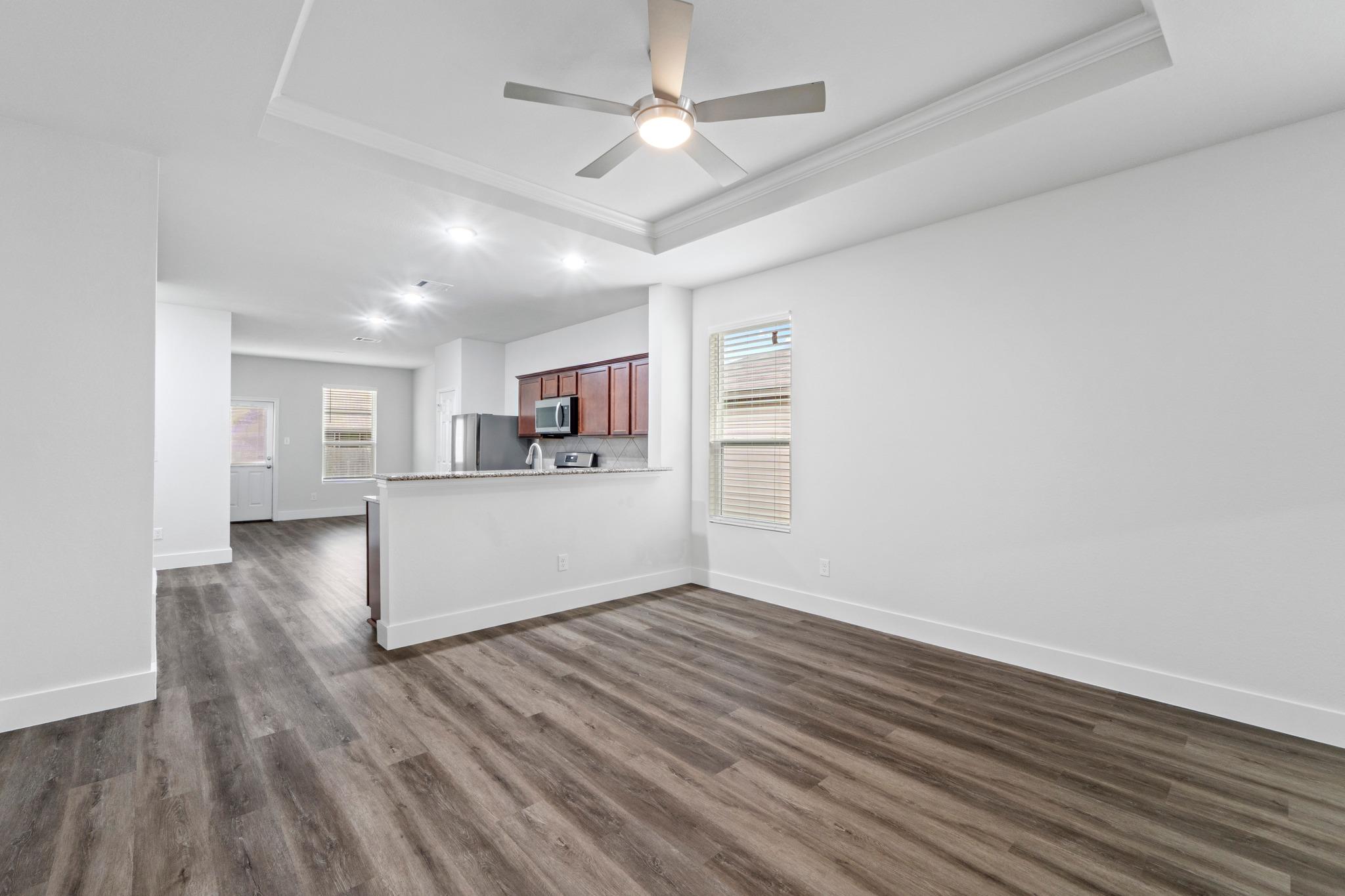 175 Eves Necklace Dr, Buda, TX 78610