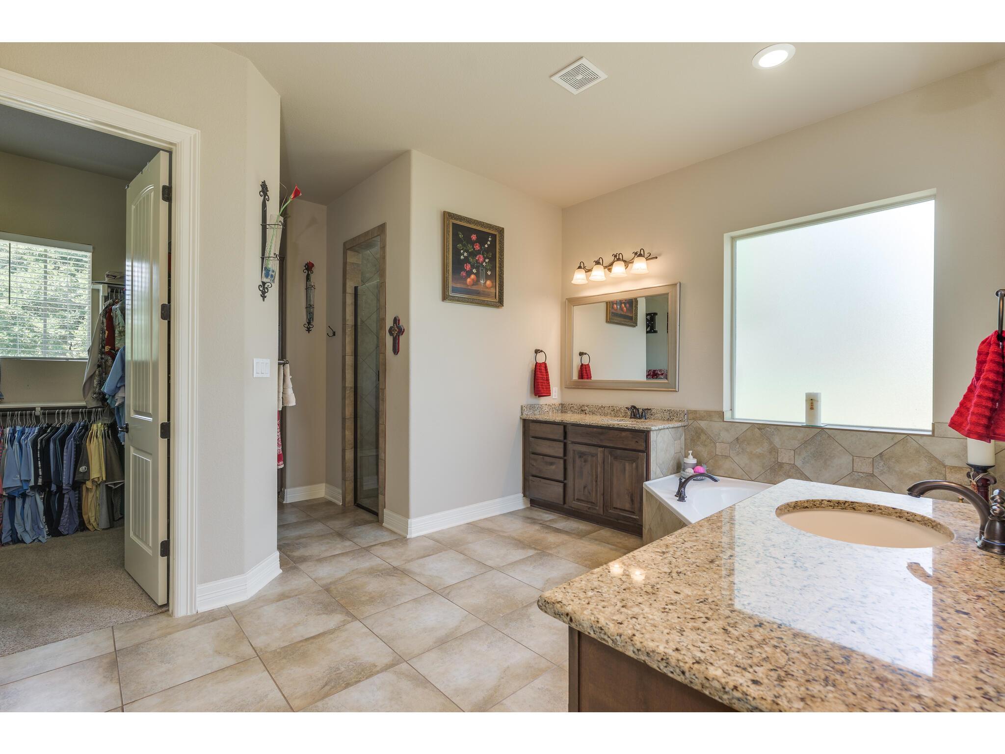 30201 LIVE OAK Trl, Georgetown, TX 78633