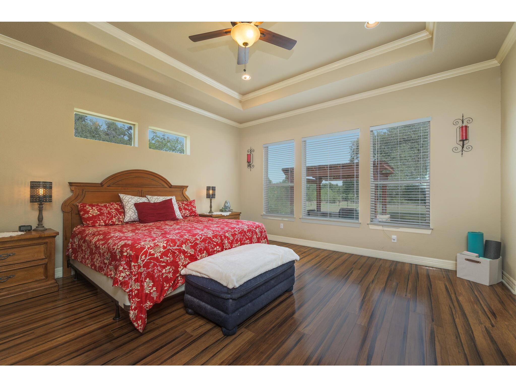 30201 LIVE OAK Trl, Georgetown, TX 78633