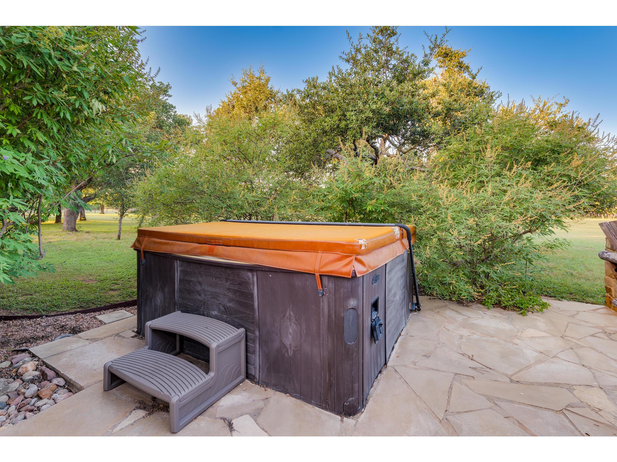 30201 LIVE OAK Trl, Georgetown, TX 78633